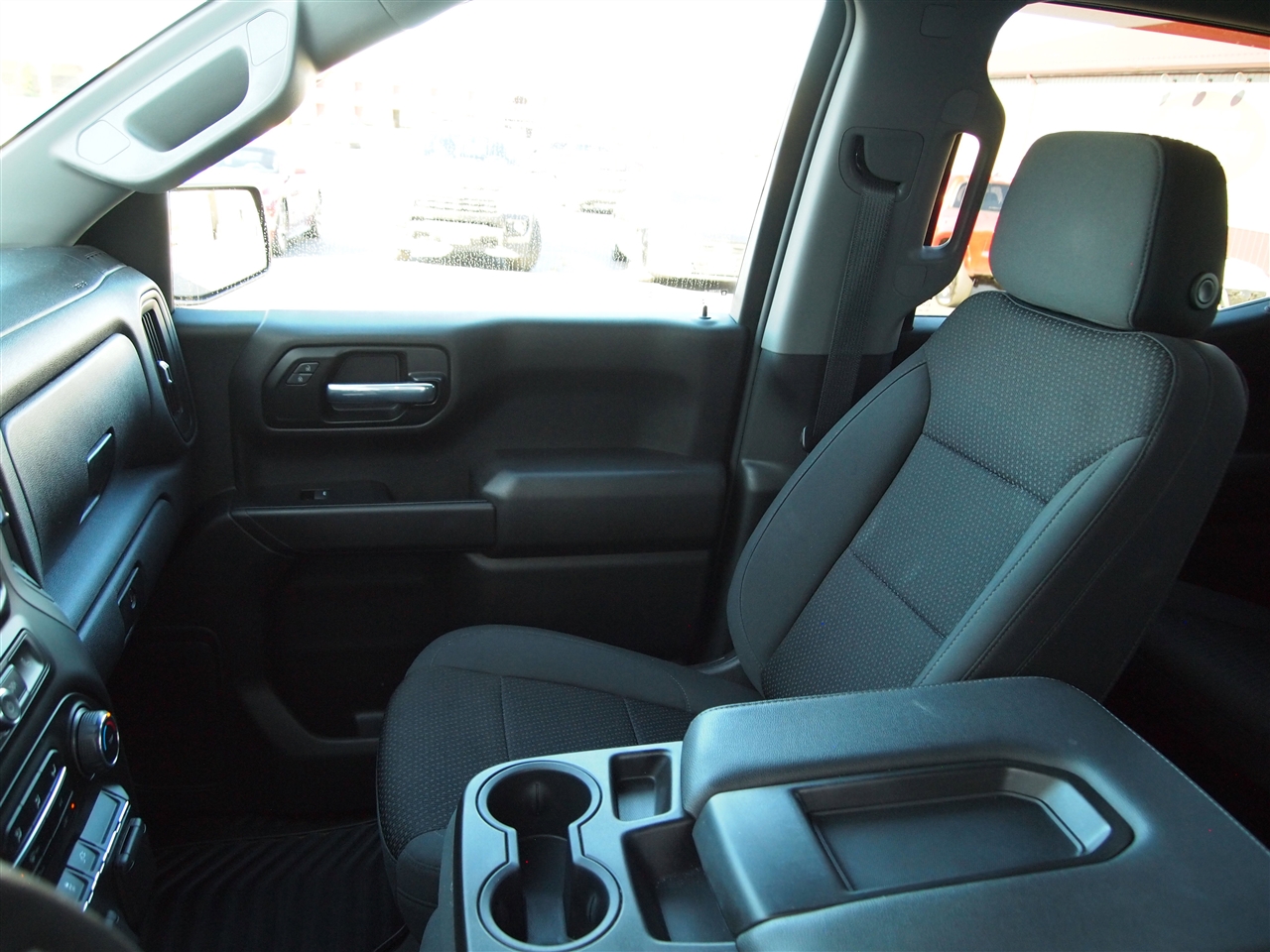 Chevrolet Silverado 1500 4WD Crew Cab 147" Custom 2021 Chevrolet Silverado 1500 4WD Crew Cab 147" Custom 2021