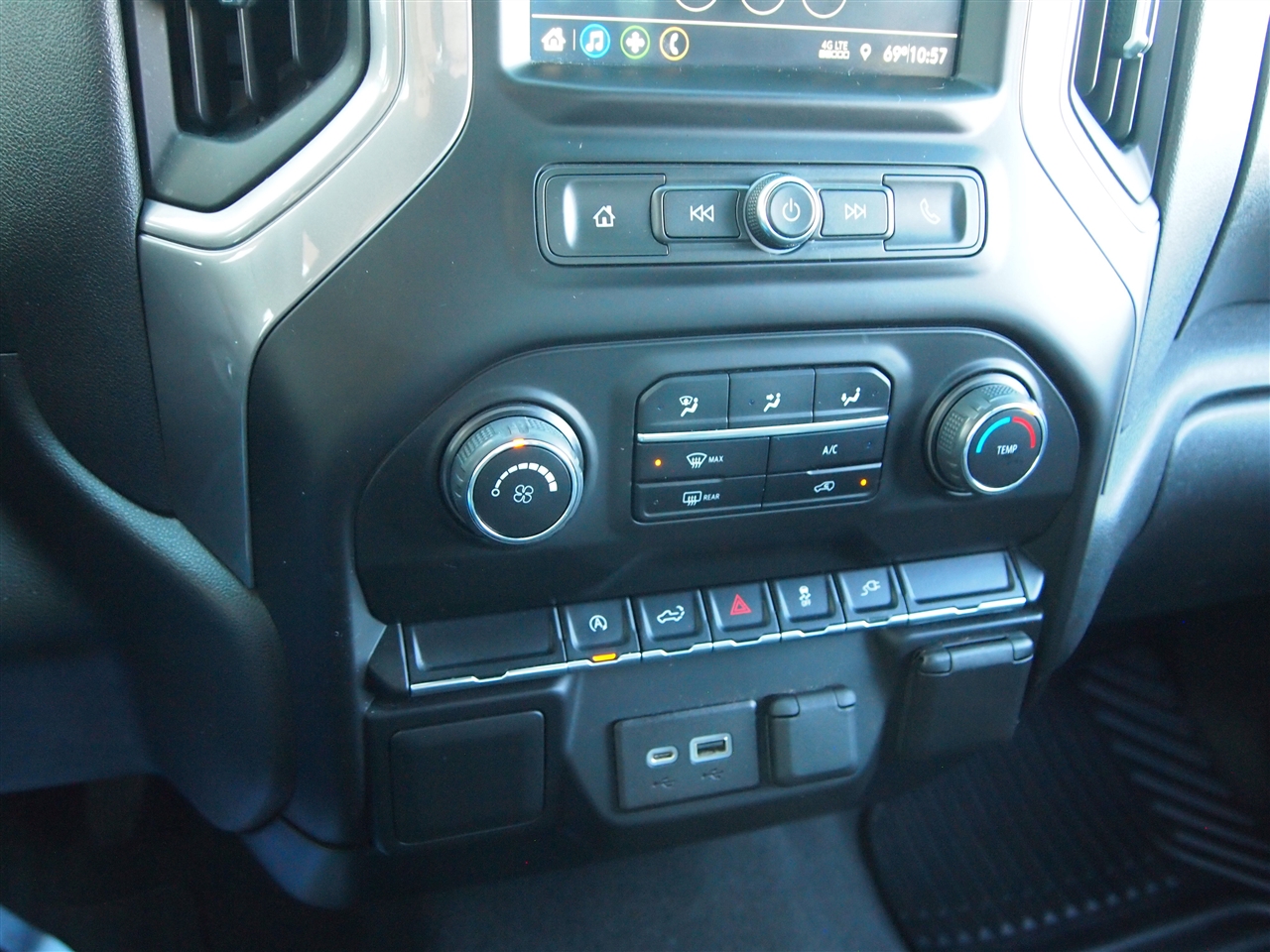 Chevrolet Silverado 1500 4WD Crew Cab 147" Custom 2021 Chevrolet Silverado 1500 4WD Crew Cab 147" Custom 2021