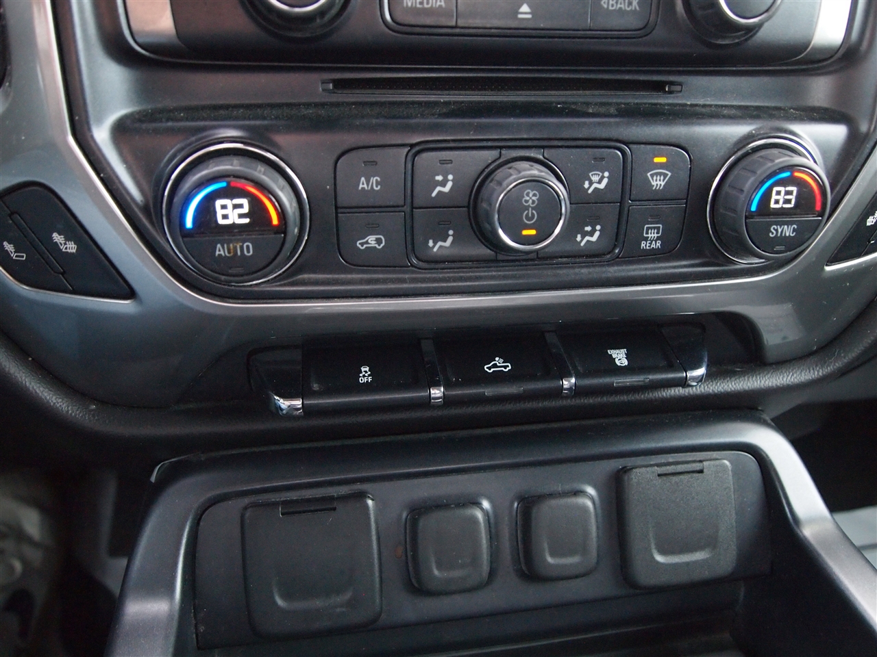 Chevrolet Silverado 3500HD 4WD Crew Cab 167.7" LT 2015