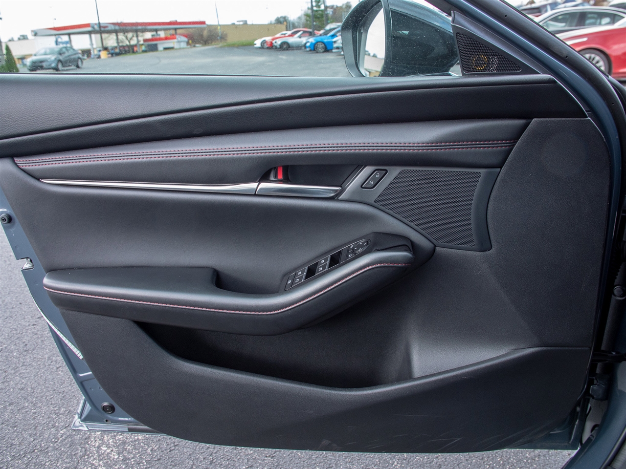 Mazda Mazda3 Sedan 2.5 S Carbon Edition AWD 2025