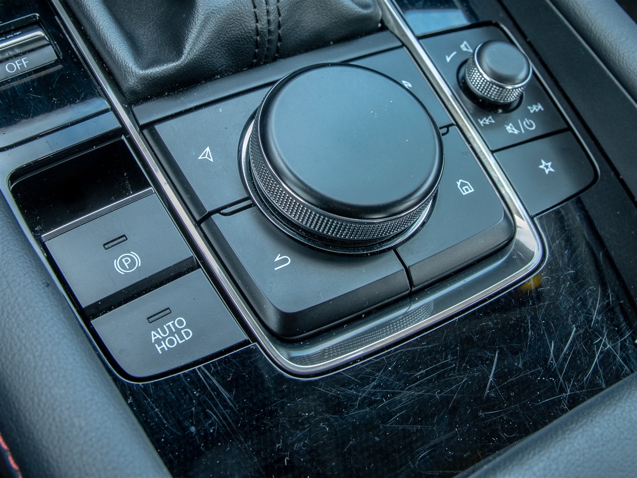 Mazda Mazda3 Sedan 2.5 S Carbon Edition AWD 2025