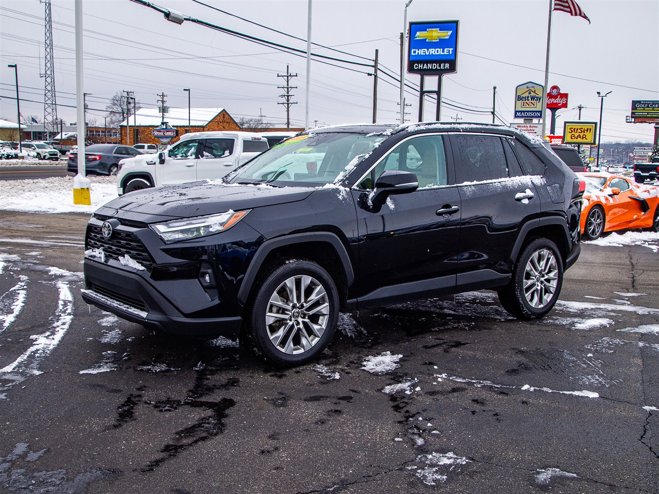 Toyota RAV4 XLE Premium FWD (Natl) 2025