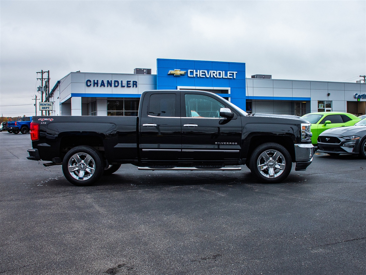 Chevrolet Silverado 1500 4WD Double Cab 143.5" LTZ w/1LZ 2017 Chevrolet Silverado 1500 4WD Double Cab 143.5" LTZ w/1LZ 2017