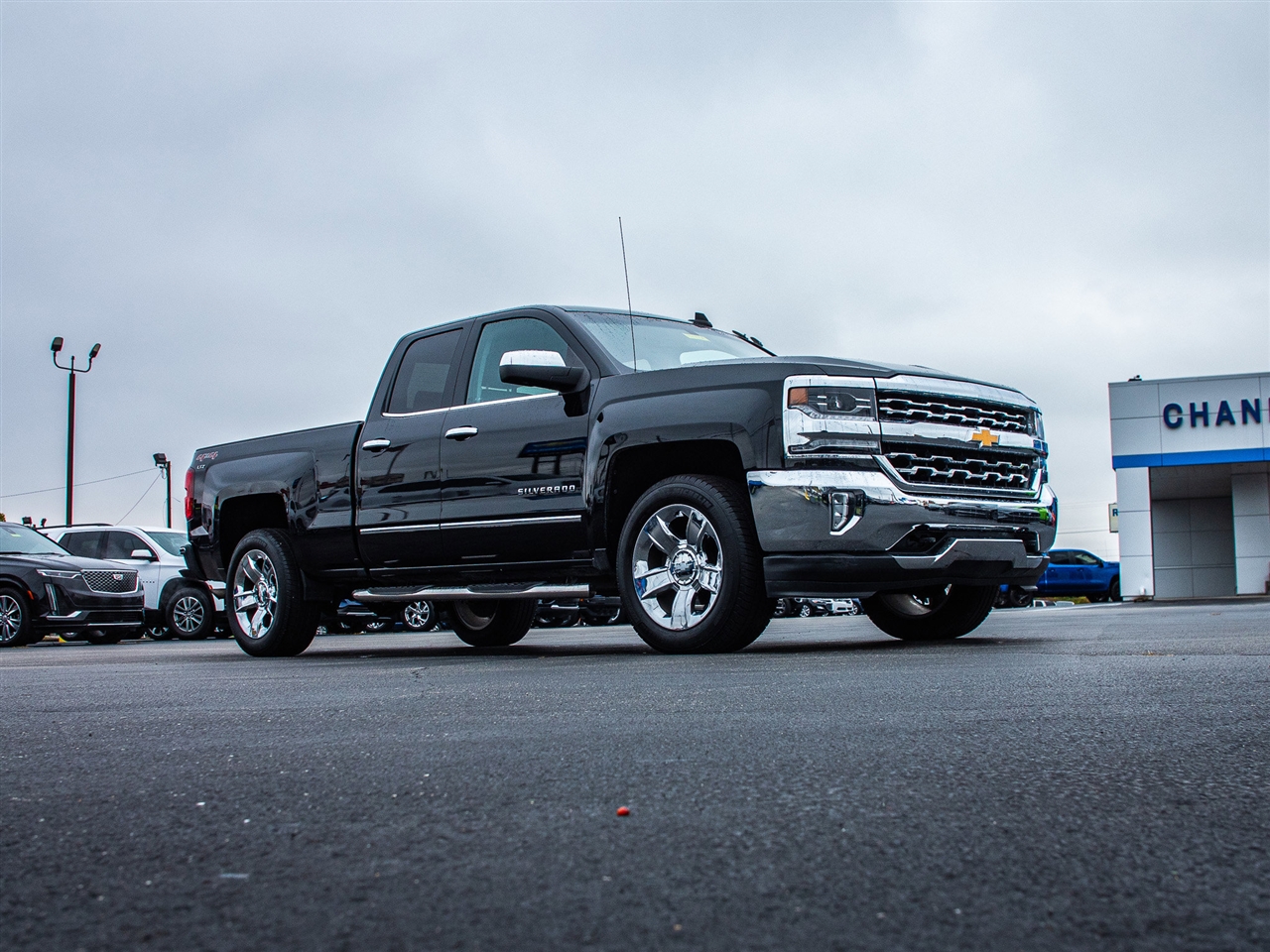 Chevrolet Silverado 1500 4WD Double Cab 143.5" LTZ w/1LZ 2017 Chevrolet Silverado 1500 4WD Double Cab 143.5" LTZ w/1LZ 2017