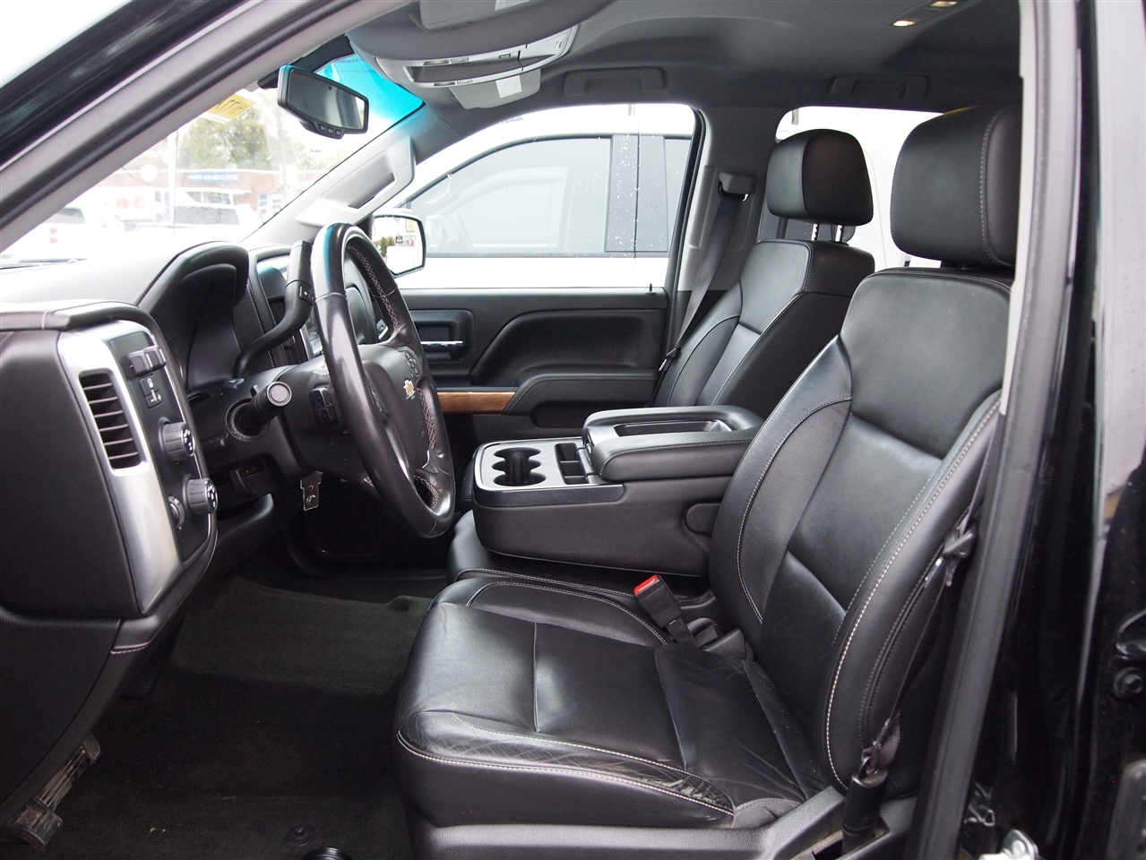 Chevrolet Silverado 1500 4WD Double Cab 143.5" LTZ w/1LZ 2017 Chevrolet Silverado 1500 4WD Double Cab 143.5" LTZ w/1LZ 2017