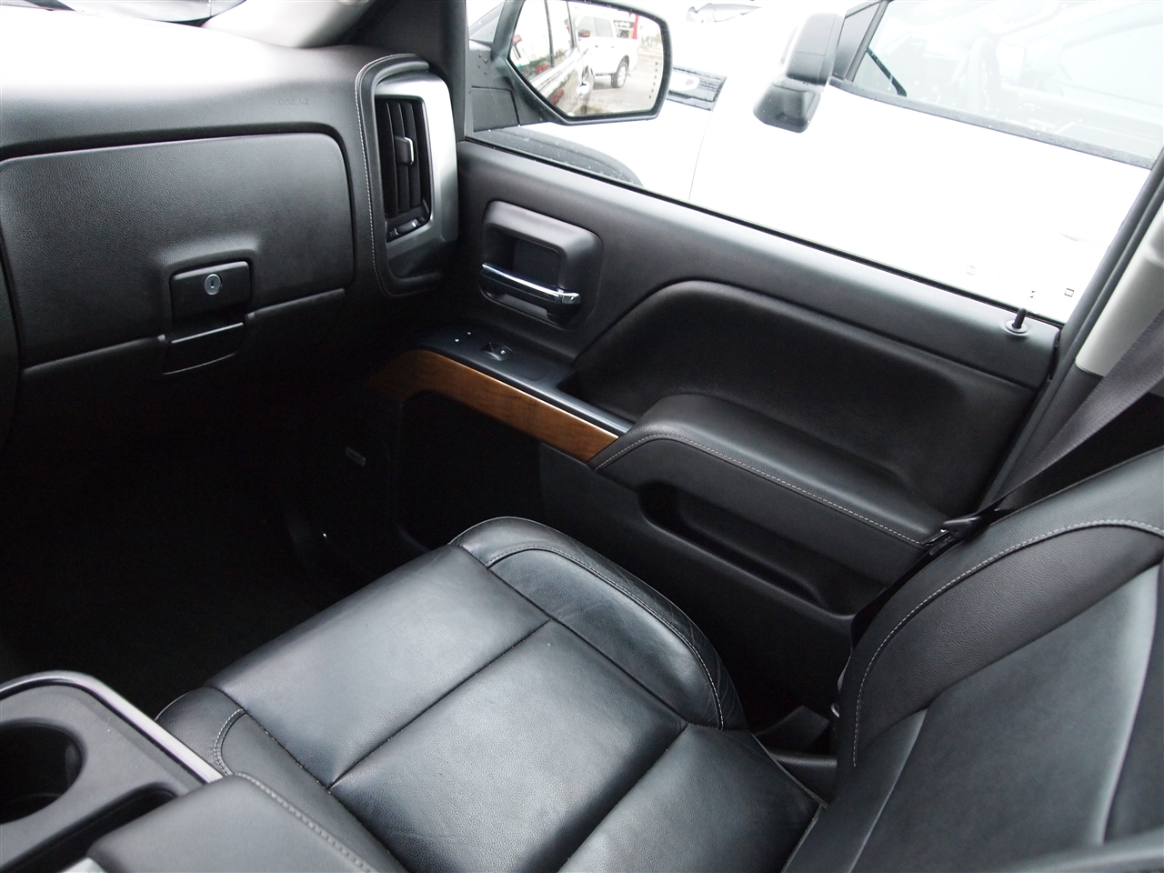 Chevrolet Silverado 1500 4WD Double Cab 143.5" LTZ w/1LZ 2017 Chevrolet Silverado 1500 4WD Double Cab 143.5" LTZ w/1LZ 2017