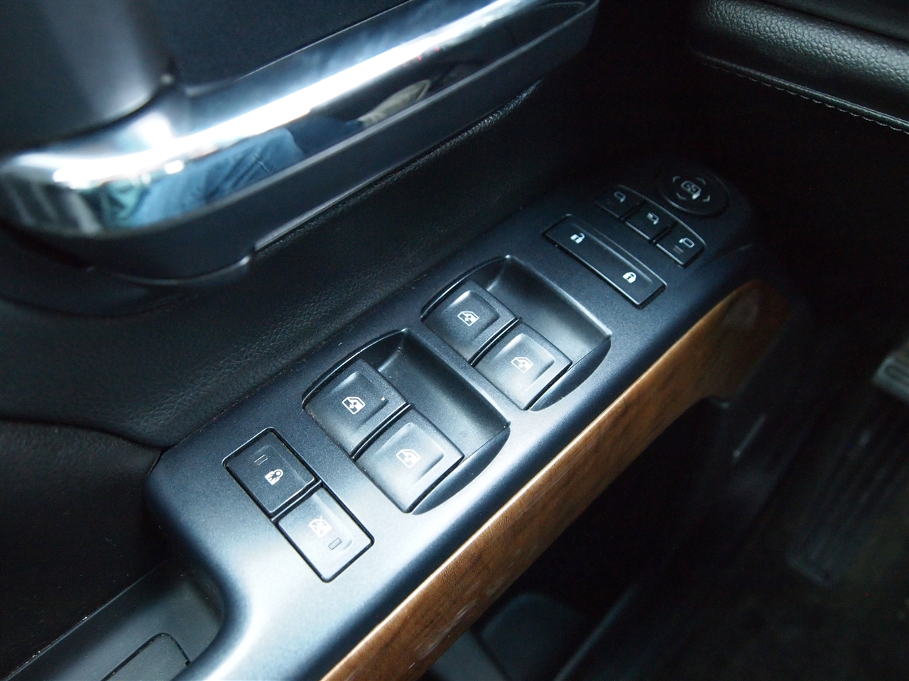 Chevrolet Silverado 1500 4WD Double Cab 143.5" LTZ w/1LZ 2017 Chevrolet Silverado 1500 4WD Double Cab 143.5" LTZ w/1LZ 2017