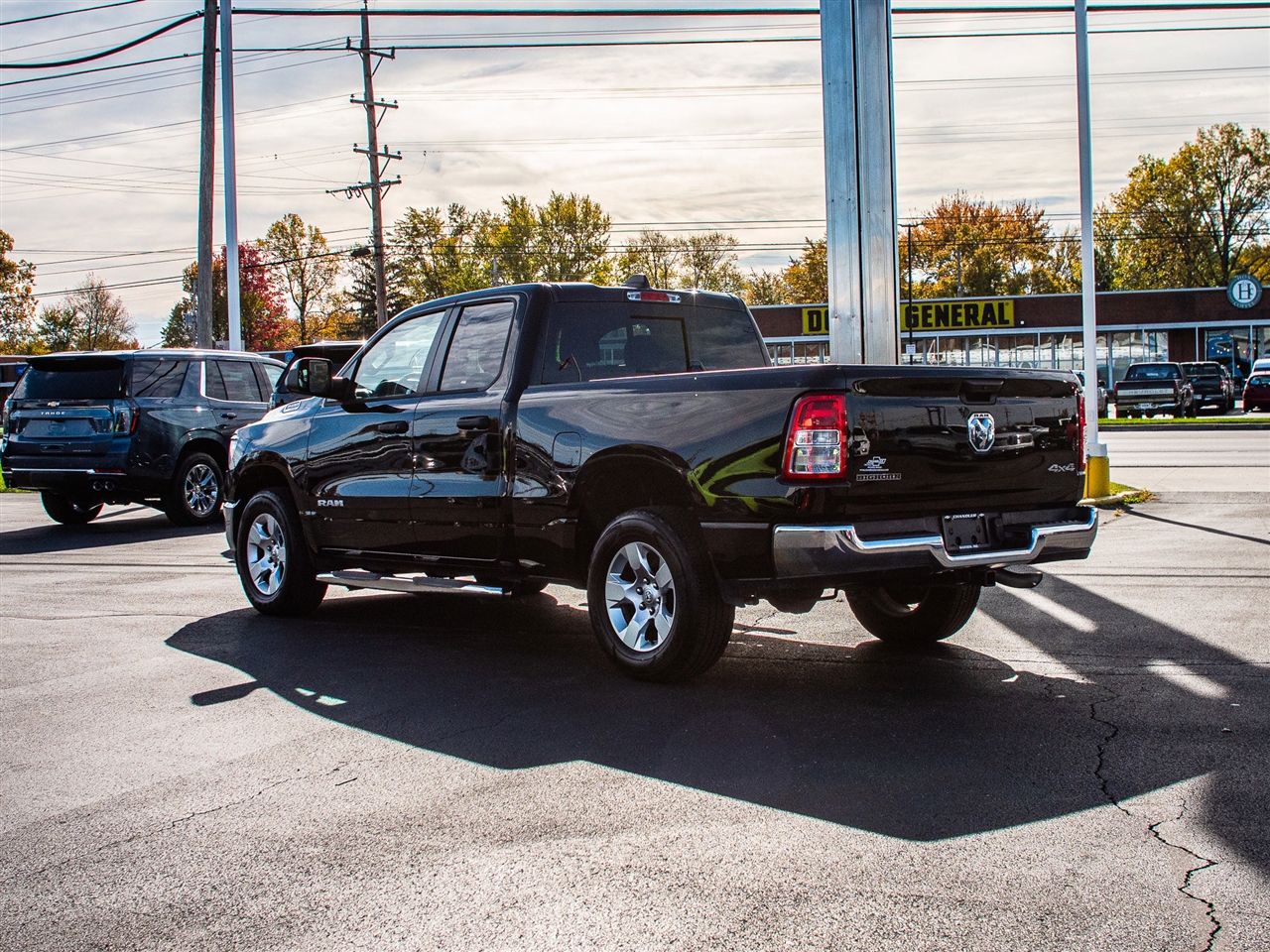 RAM 1500 Big Horn 4x4 Quad Cab 6'4" Box 2024