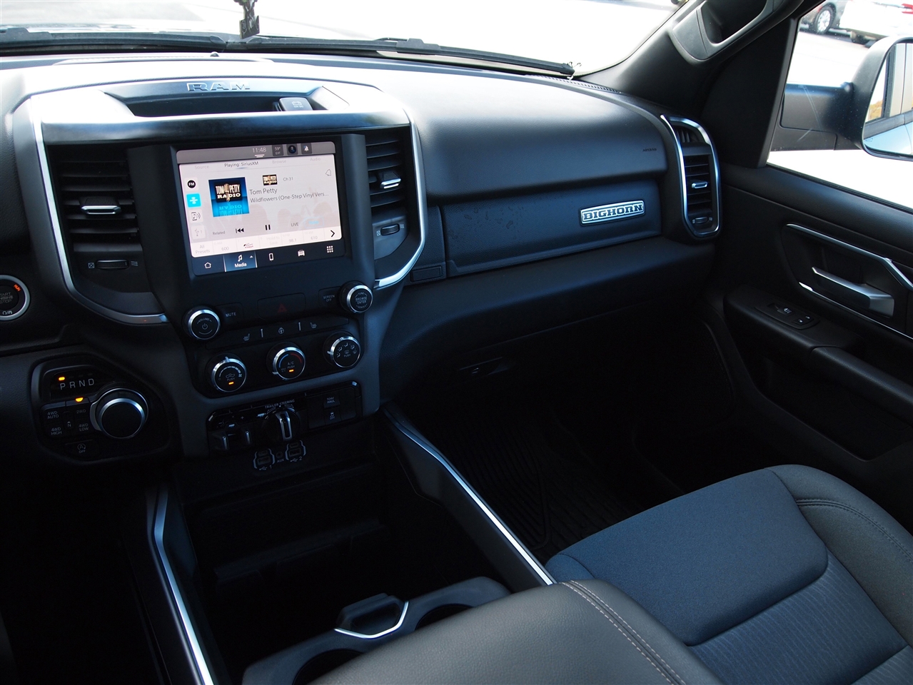 RAM 1500 Big Horn 4x4 Quad Cab 6'4" Box 2024