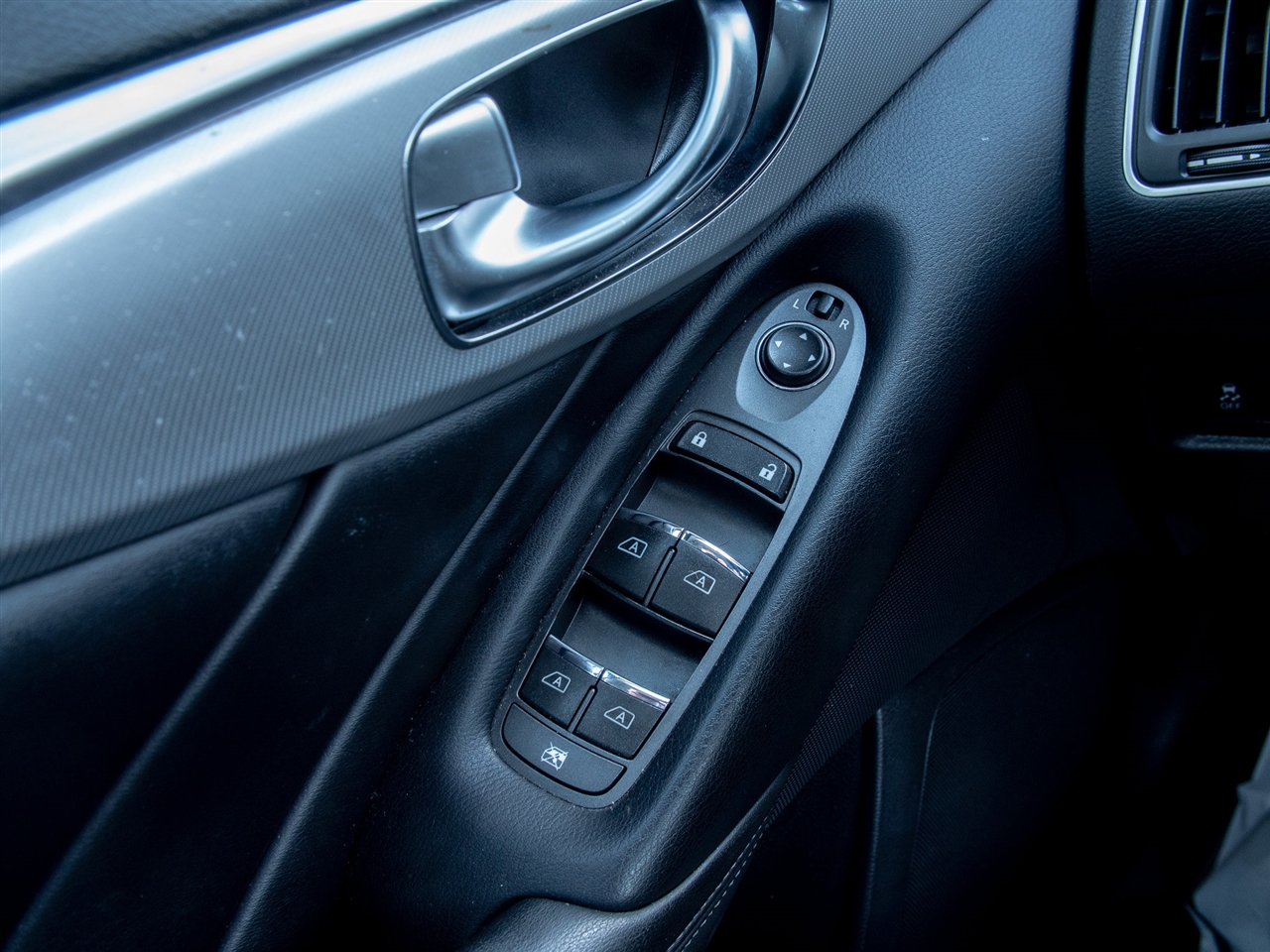 Infiniti Q50 3.0t LUXE AWD 2021