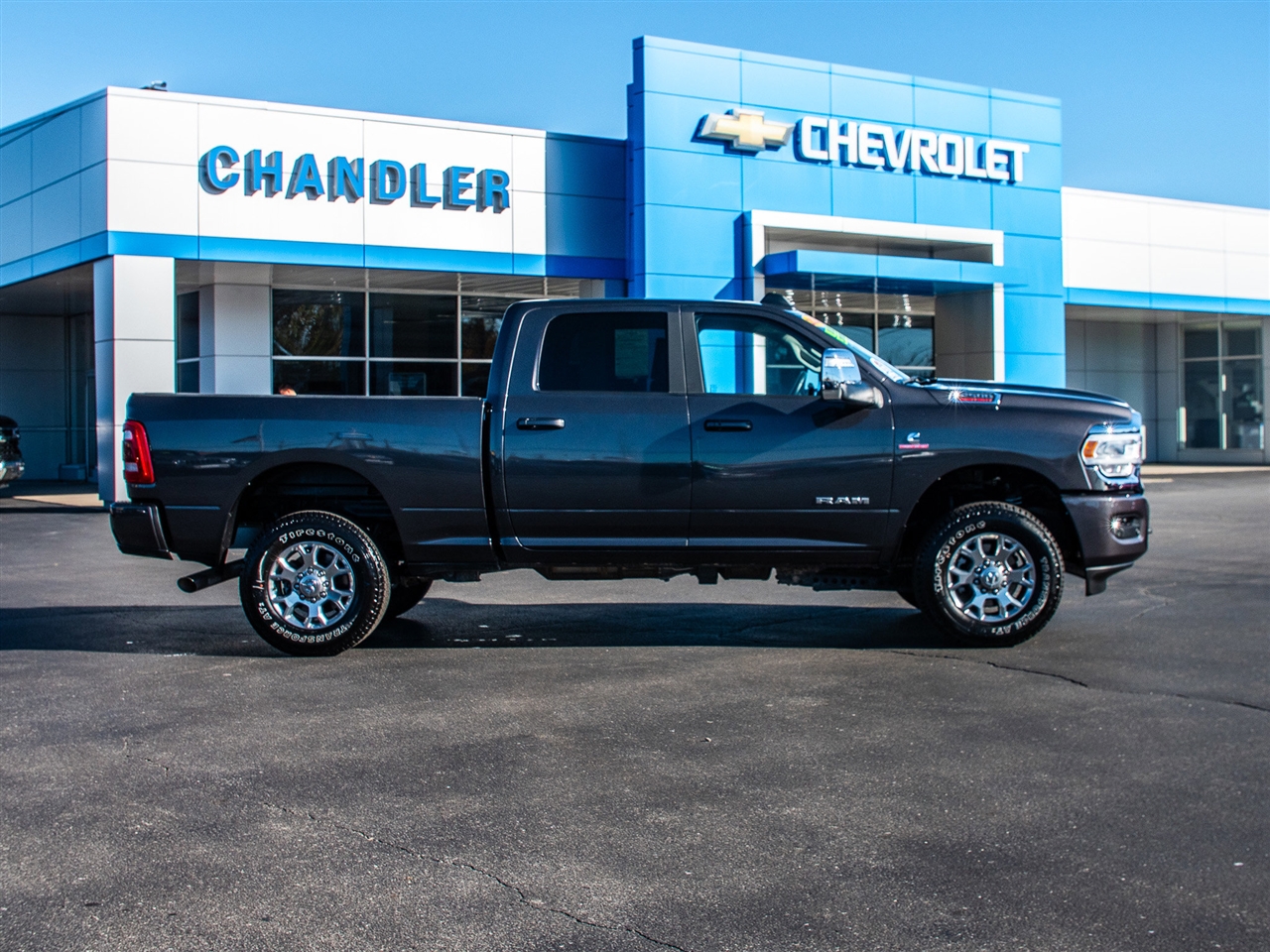 RAM 2500 Laramie 4x4 Crew Cab 6'4" Box 2024