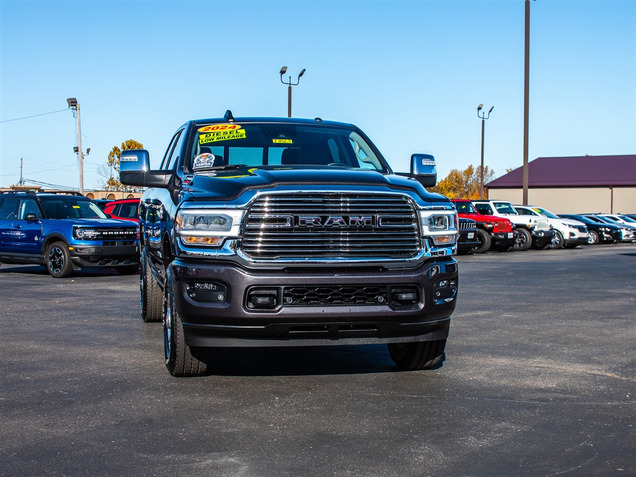 RAM 2500 Laramie 4x4 Crew Cab 6'4" Box 2024