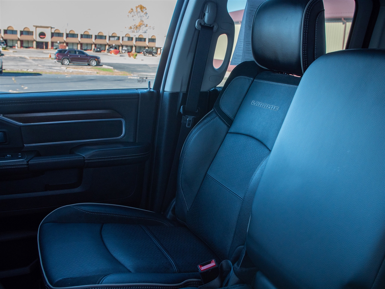 RAM 2500 Laramie 4x4 Crew Cab 6'4" Box 2024