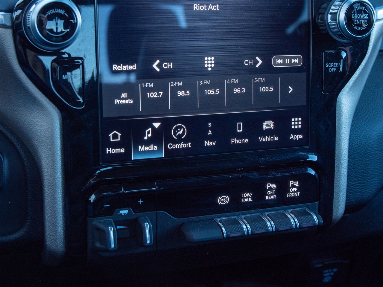 RAM 2500 Laramie 4x4 Crew Cab 6'4" Box 2024