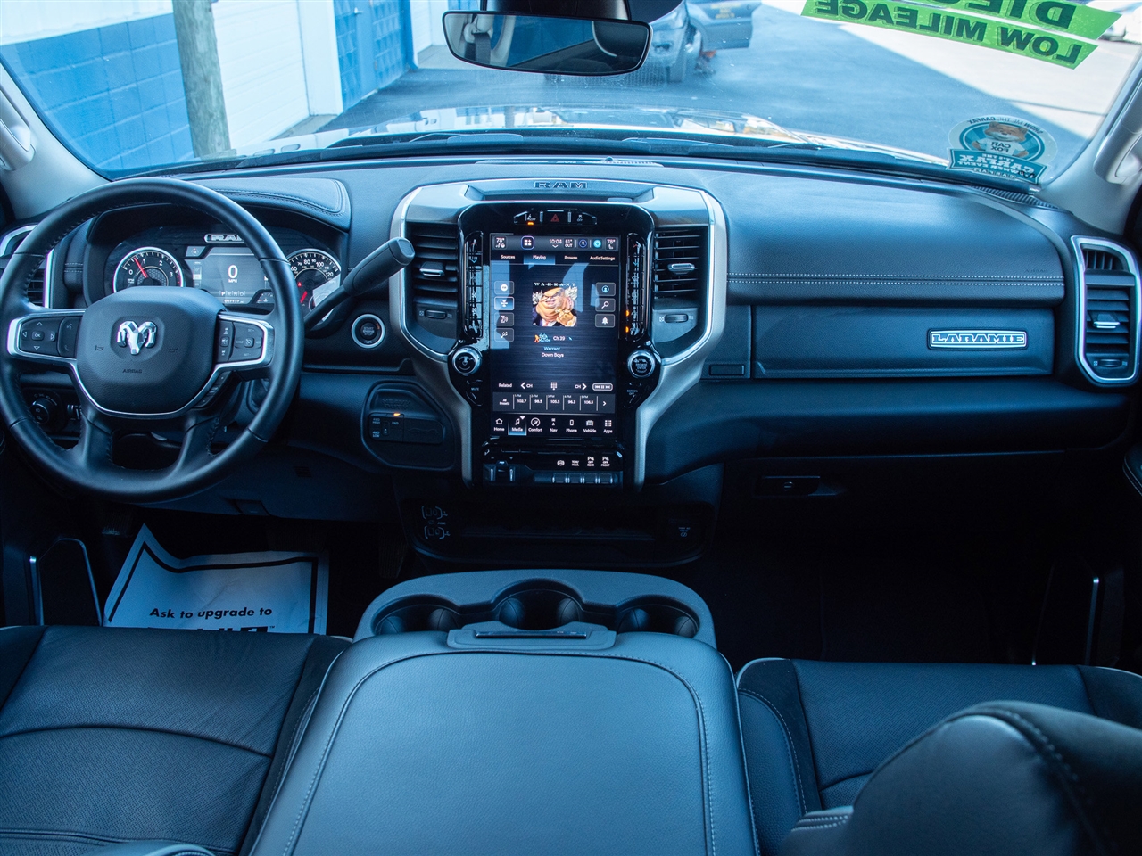 RAM 2500 Laramie 4x4 Crew Cab 6'4" Box 2024