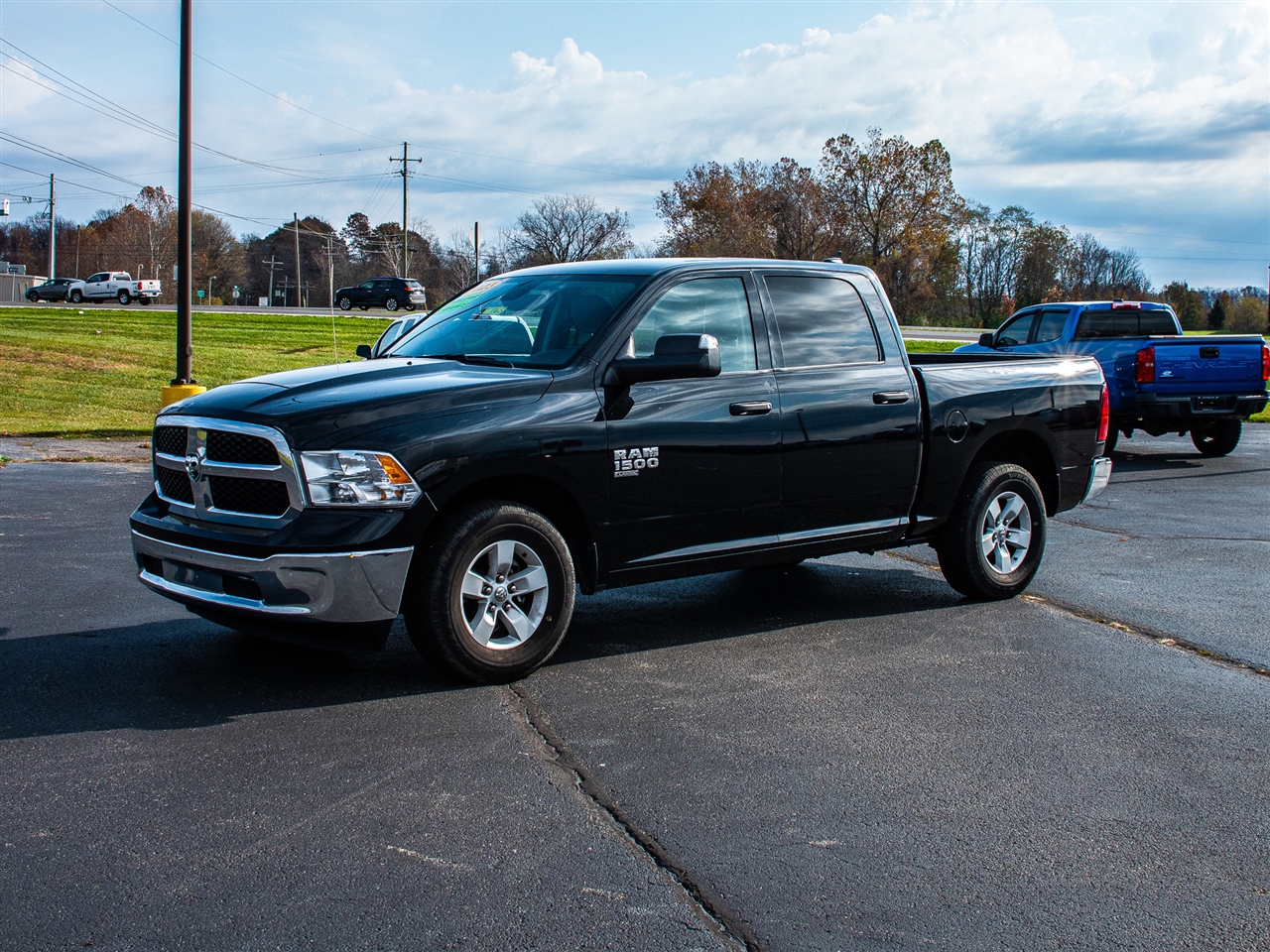 RAM 1500 Classic SLT 4x2 Crew Cab 5'7" Box 2023