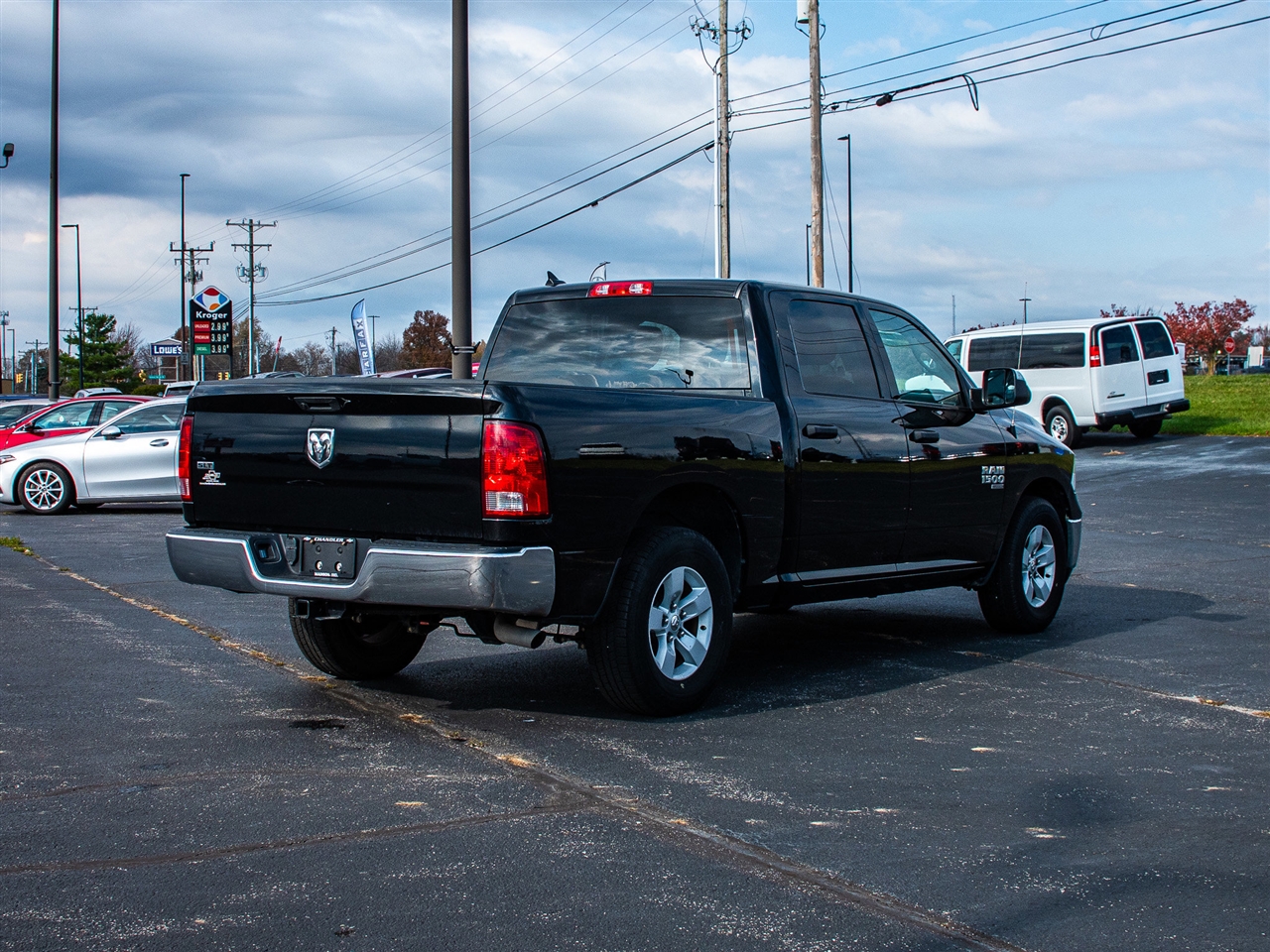 RAM 1500 Classic SLT 4x2 Crew Cab 5'7" Box 2023