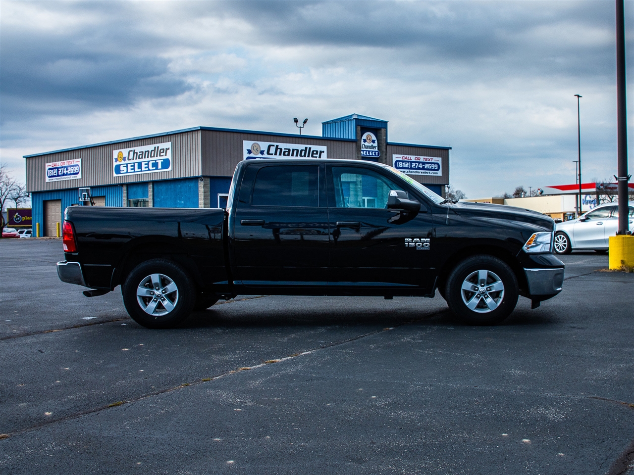 RAM 1500 Classic SLT 4x2 Crew Cab 5'7" Box 2023