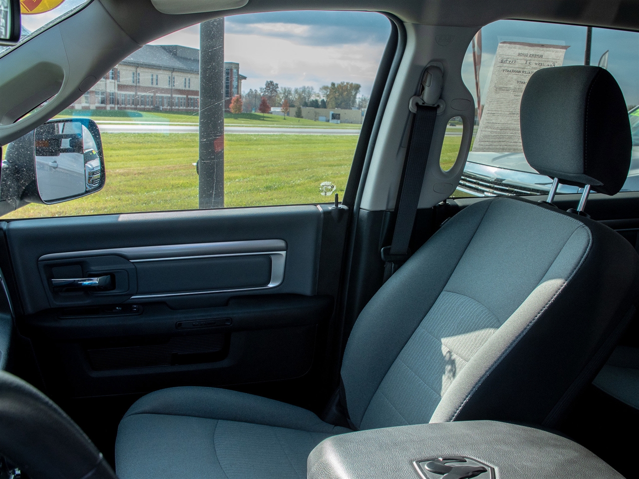 RAM 1500 Classic SLT 4x2 Crew Cab 5'7" Box 2023