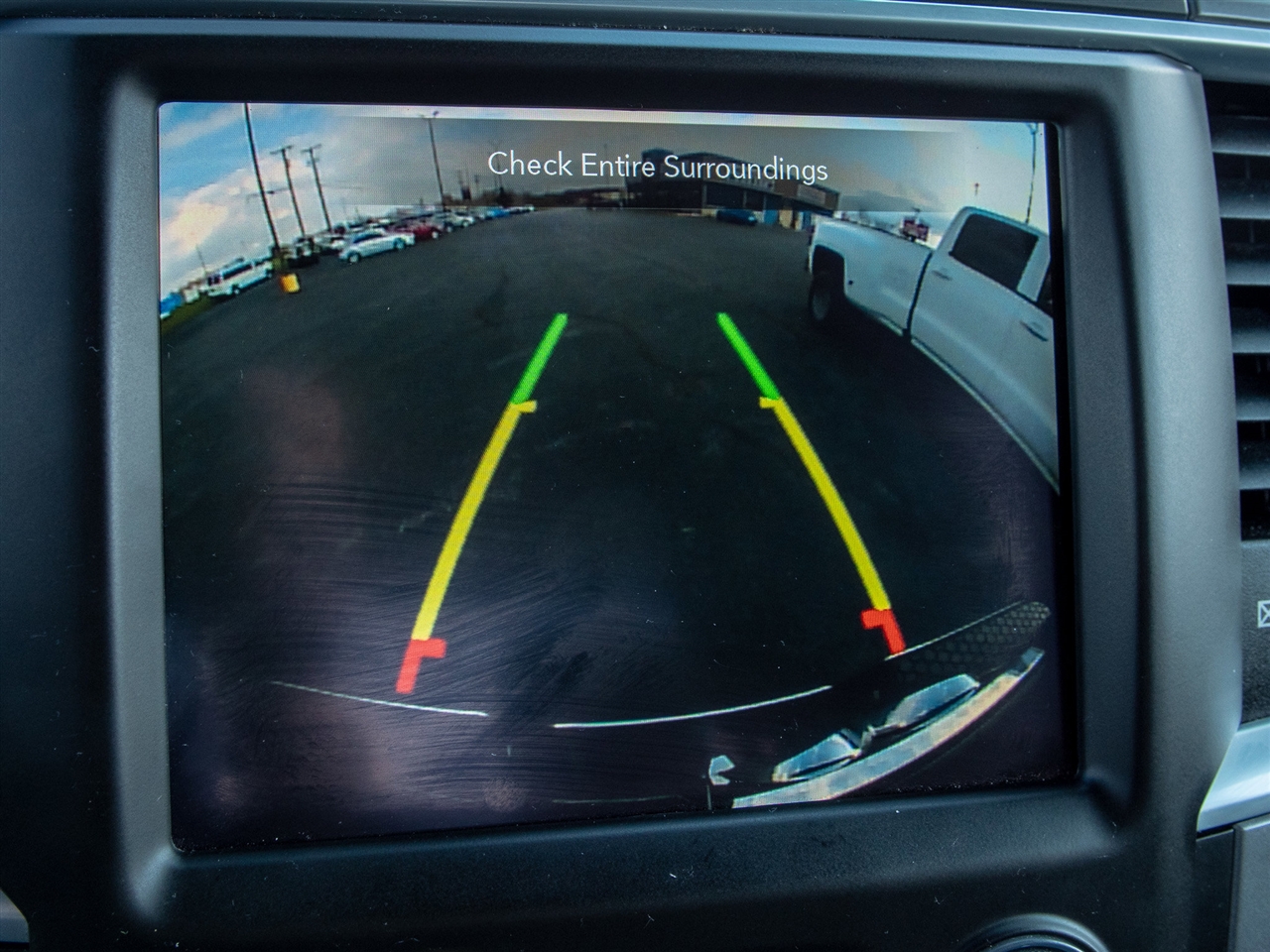 RAM 1500 Classic SLT 4x2 Crew Cab 5'7" Box 2023