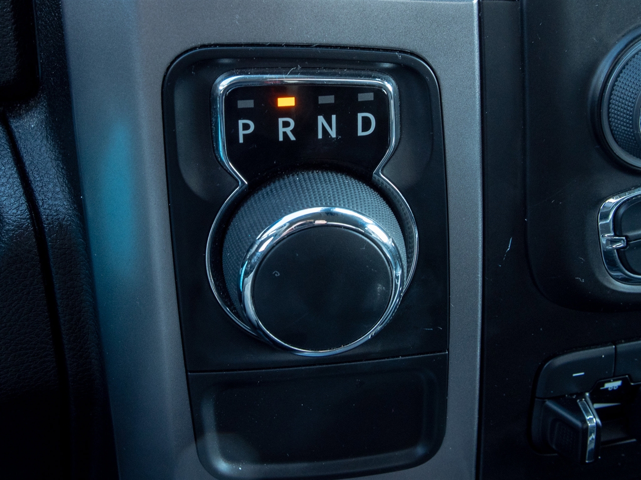 RAM 1500 Classic SLT 4x2 Crew Cab 5'7" Box 2023