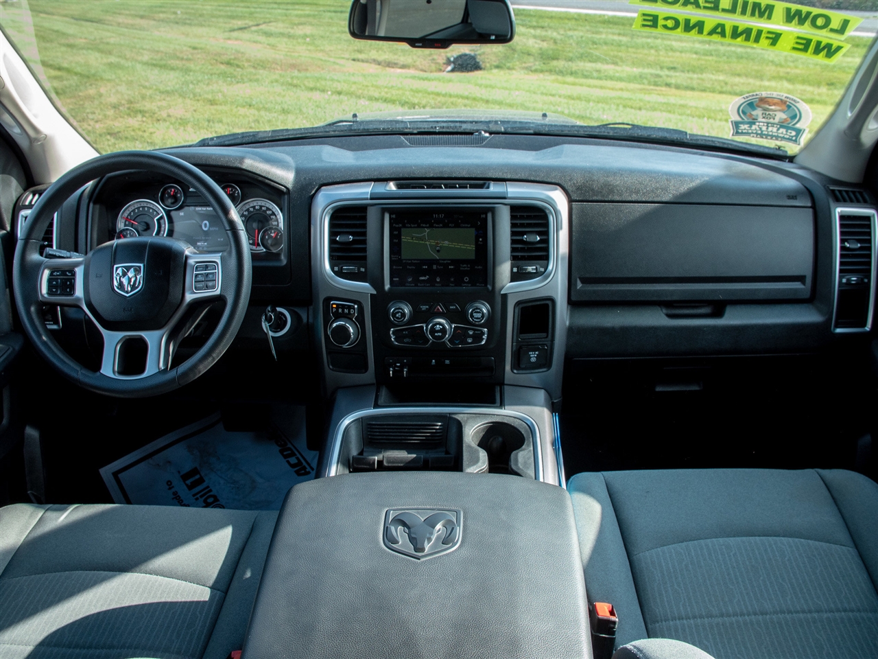 RAM 1500 Classic SLT 4x2 Crew Cab 5'7" Box 2023