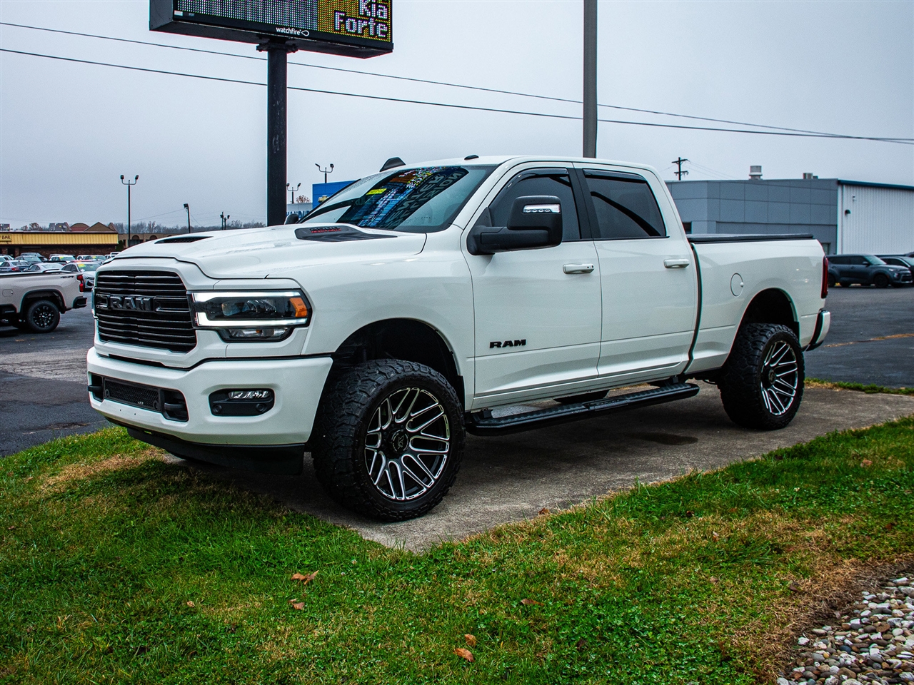 RAM 2500 Laramie 4x4 Crew Cab 6'4" Box 2024