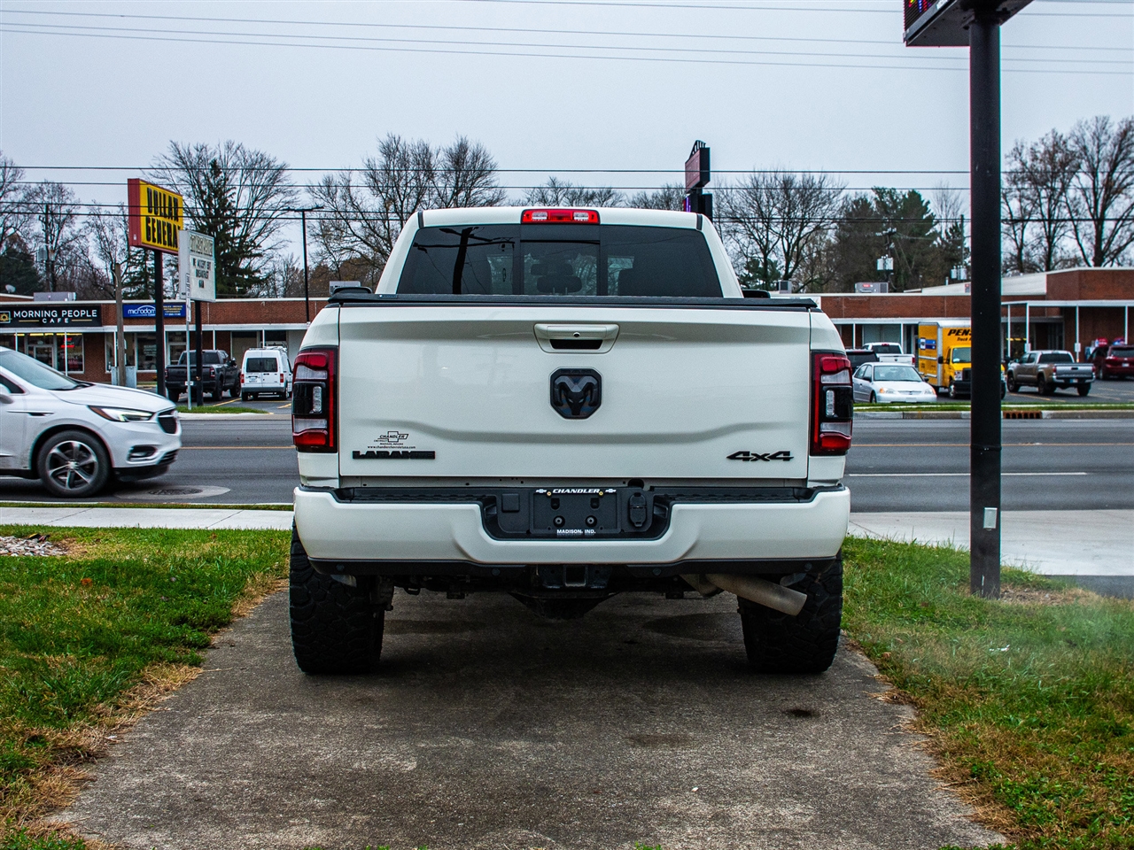 RAM 2500 Laramie 4x4 Crew Cab 6'4" Box 2024