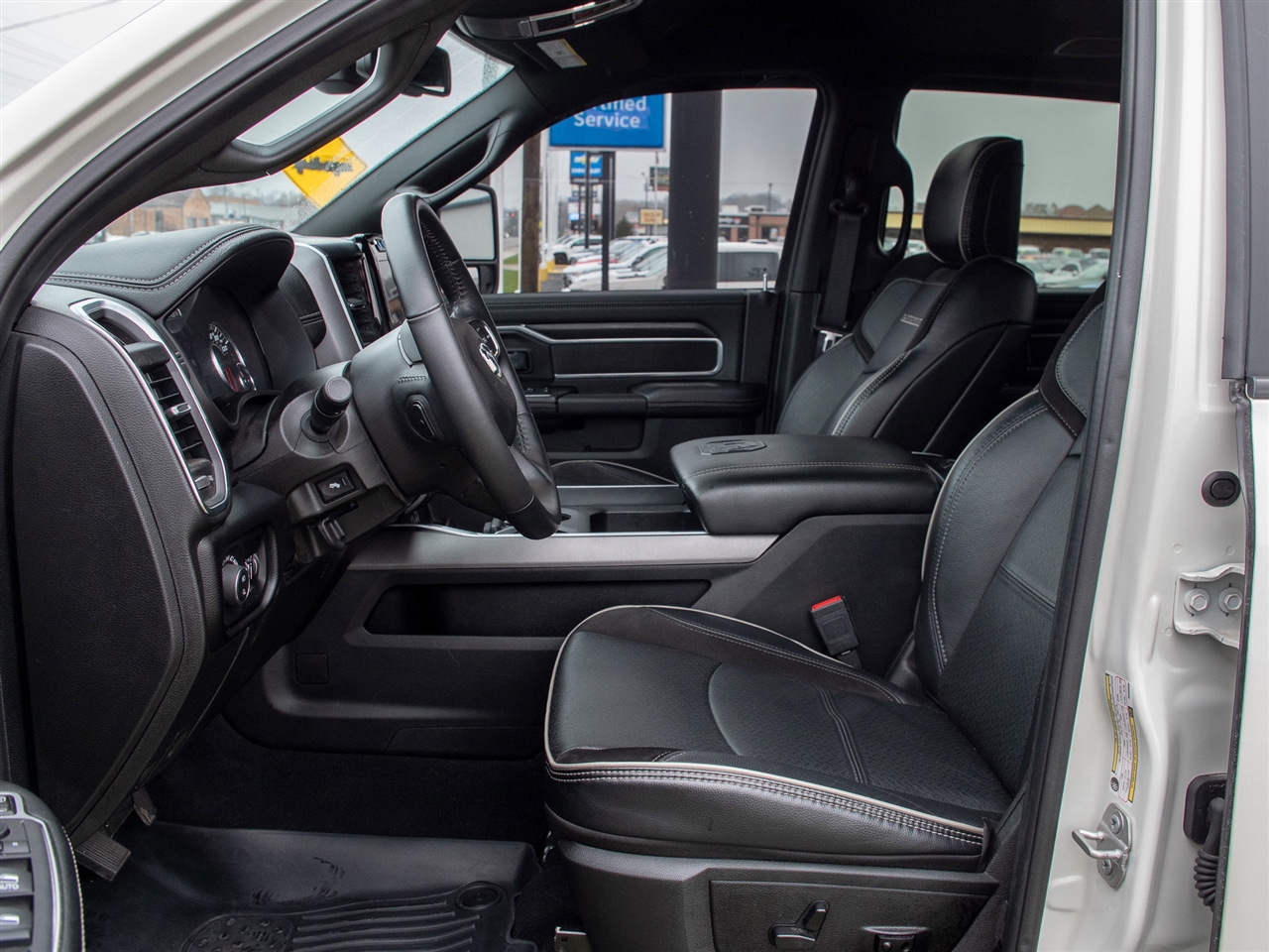 RAM 2500 Laramie 4x4 Crew Cab 6'4" Box 2024