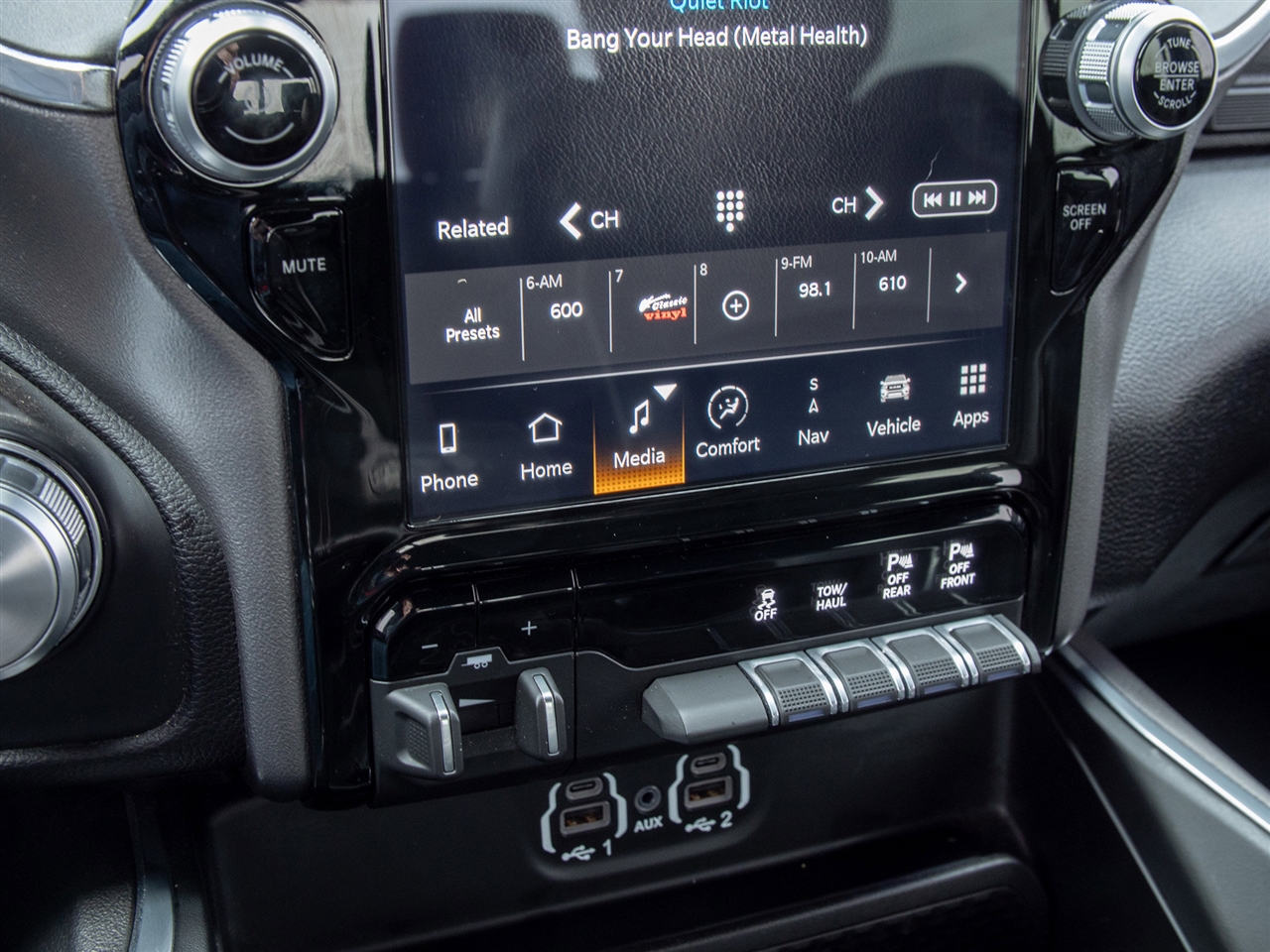 RAM 2500 Laramie 4x4 Crew Cab 6'4" Box 2024