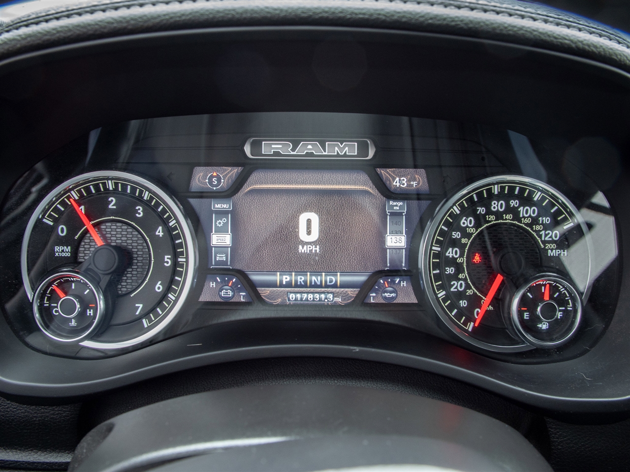 RAM 2500 Laramie 4x4 Crew Cab 6'4" Box 2024