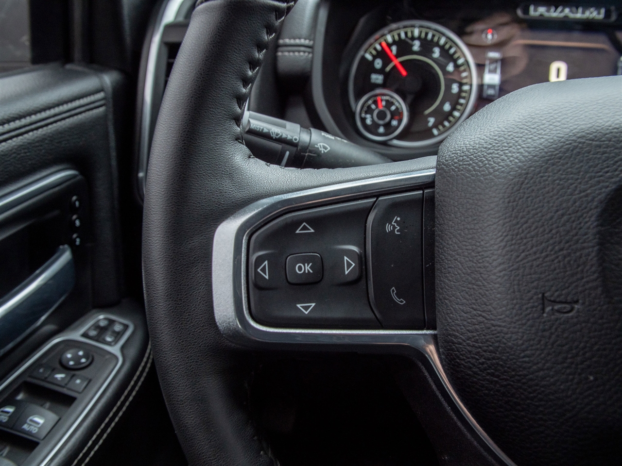 RAM 2500 Laramie 4x4 Crew Cab 6'4" Box 2024