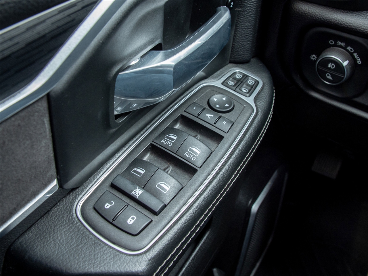 RAM 2500 Laramie 4x4 Crew Cab 6'4" Box 2024