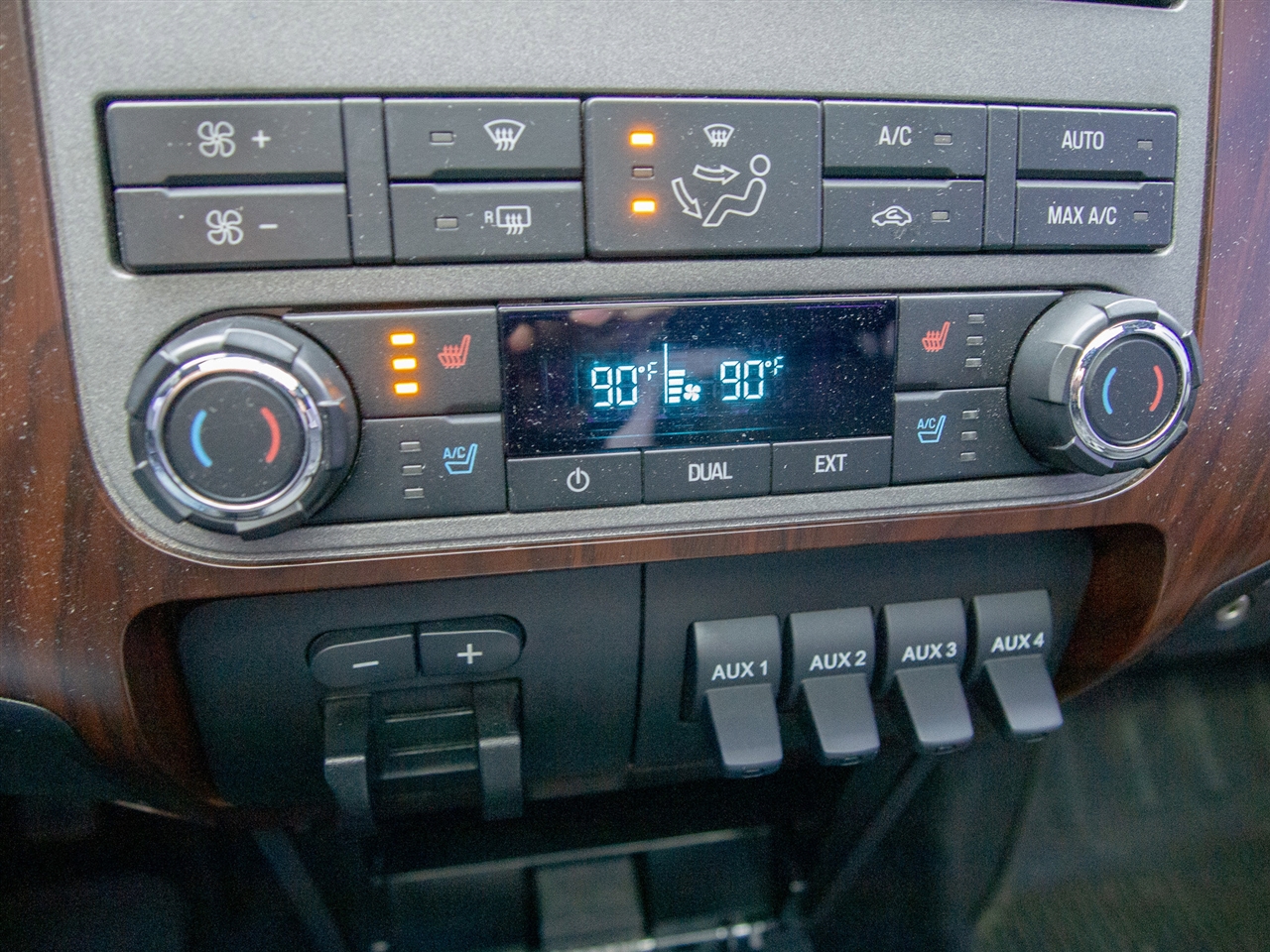 Ford Super Duty F-350 DRW 4WD Crew Cab 172" King Ranch 2012