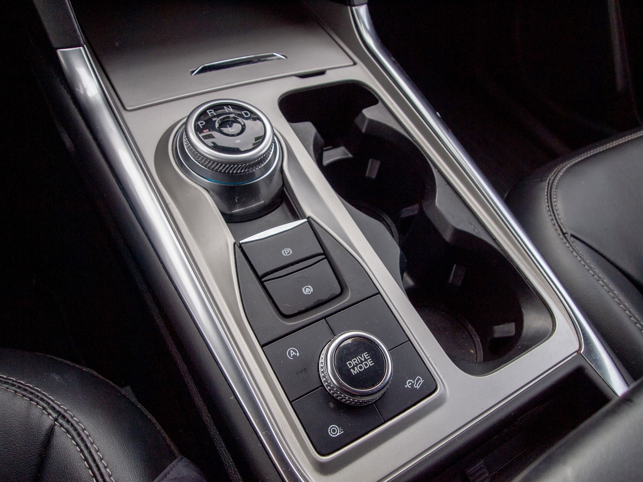 Ford Explorer XLT 4WD 2023