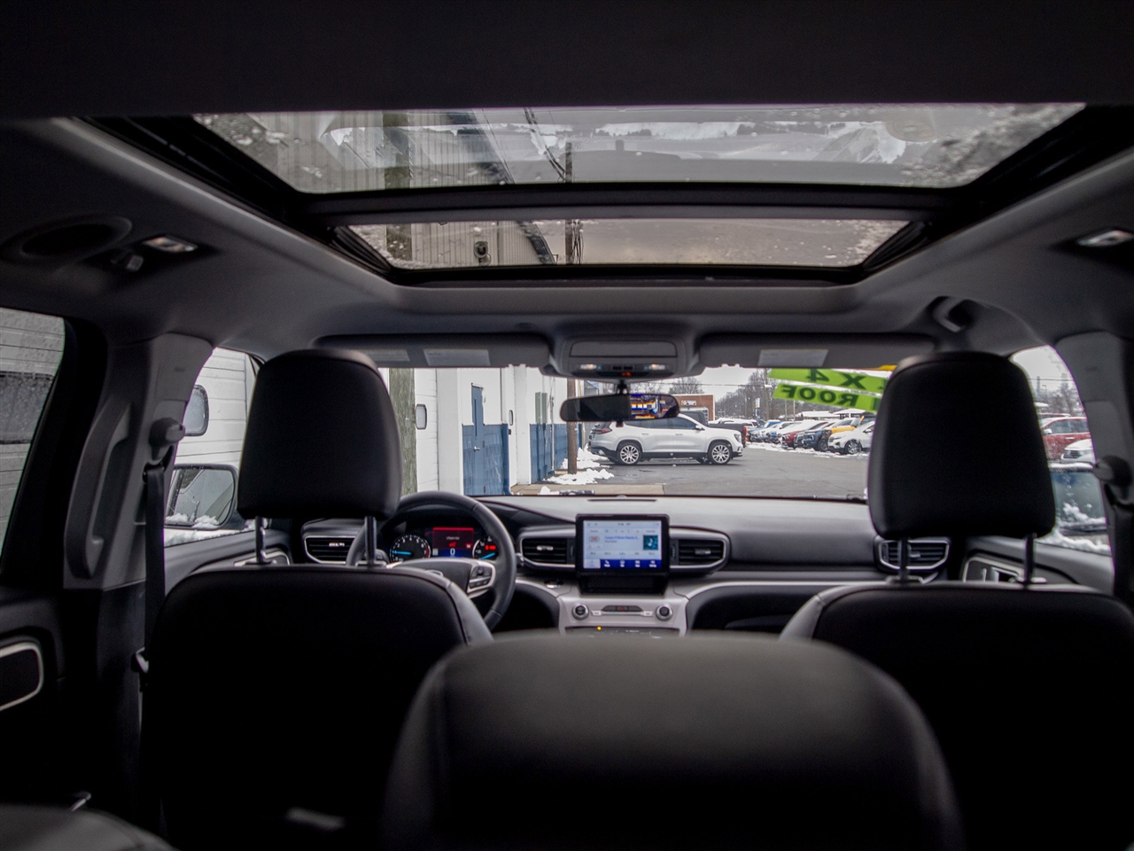 Ford Explorer XLT 4WD 2023