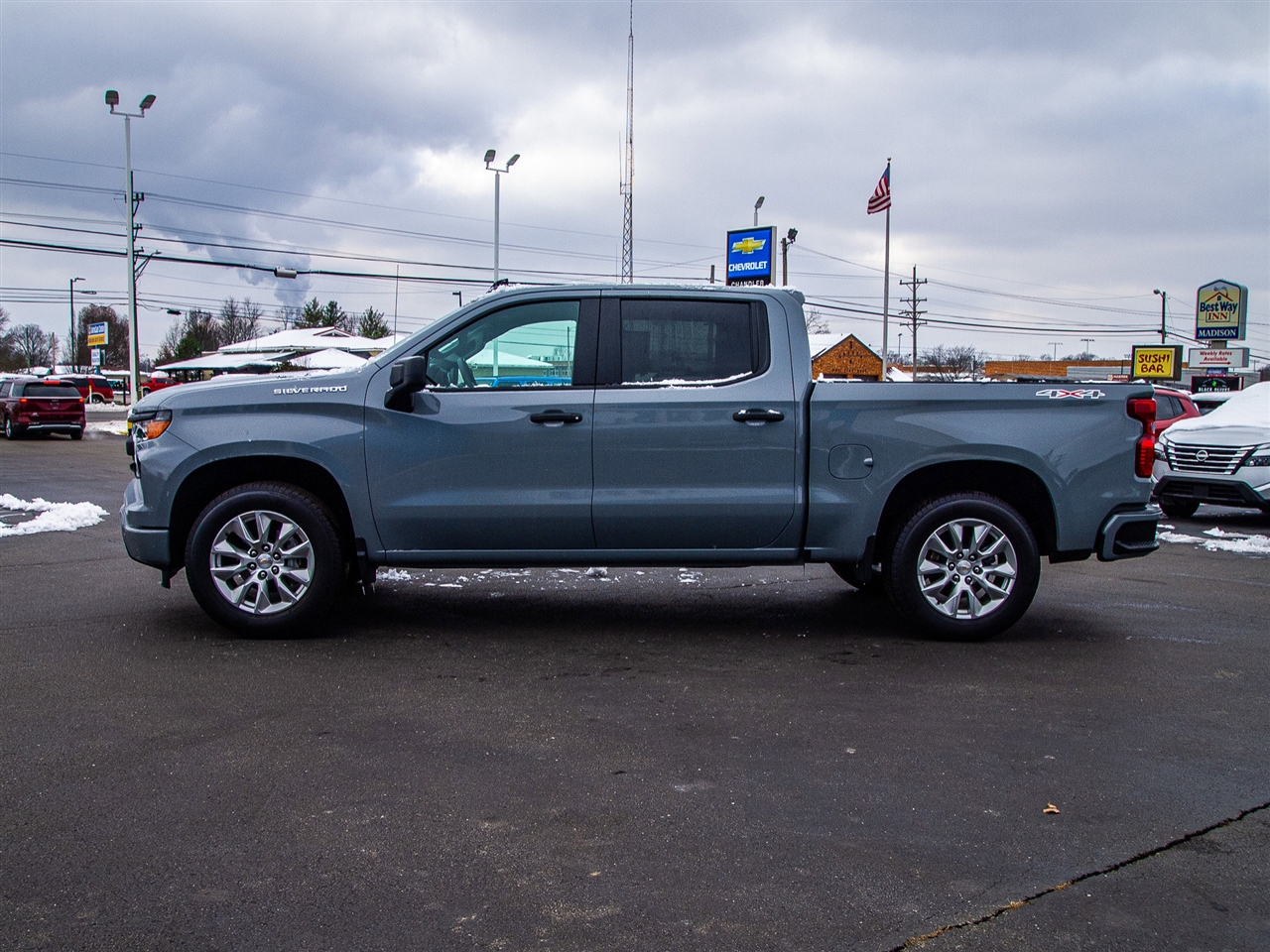 Chevrolet Silverado 1500 4WD Crew Cab 147" Custom 2025