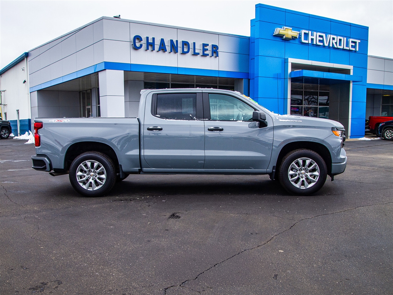 Chevrolet Silverado 1500 4WD Crew Cab 147" Custom 2025