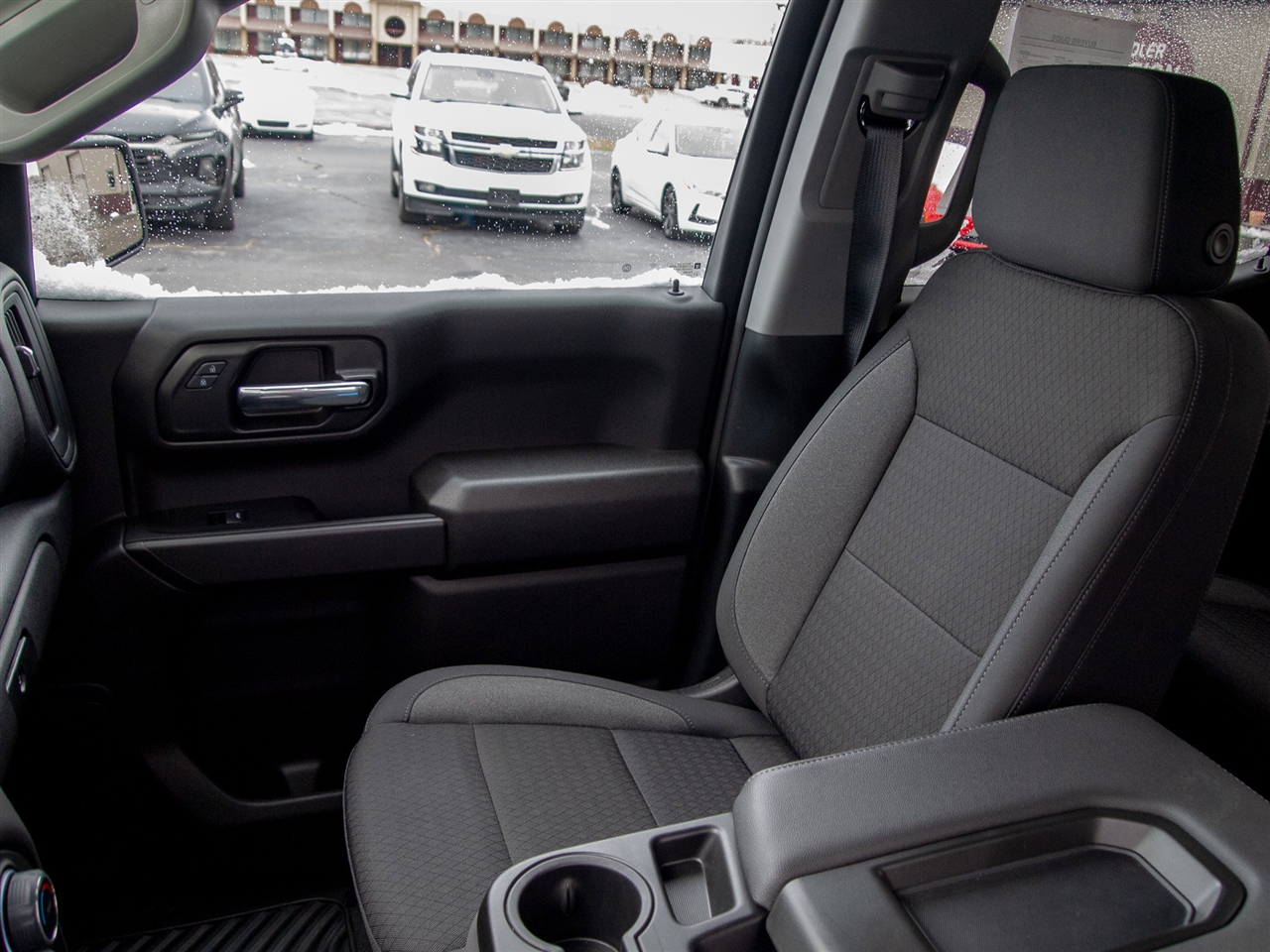 Chevrolet Silverado 1500 4WD Crew Cab 147" Custom 2025