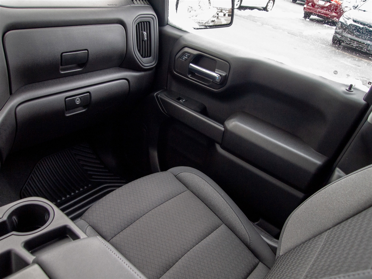 Chevrolet Silverado 1500 4WD Crew Cab 147" Custom 2025