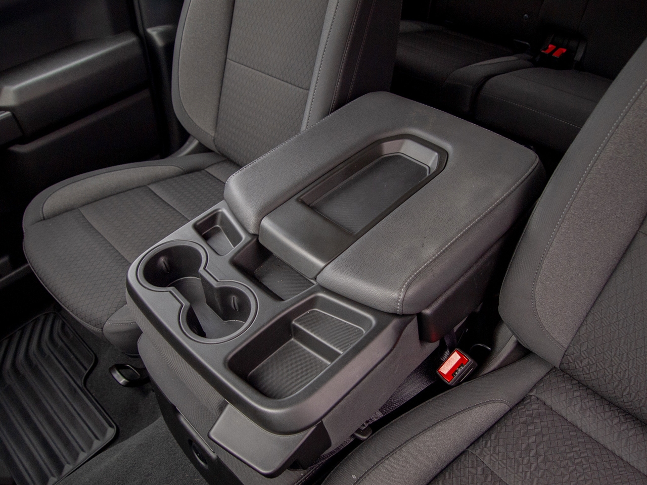 Chevrolet Silverado 1500 4WD Crew Cab 147" Custom 2025