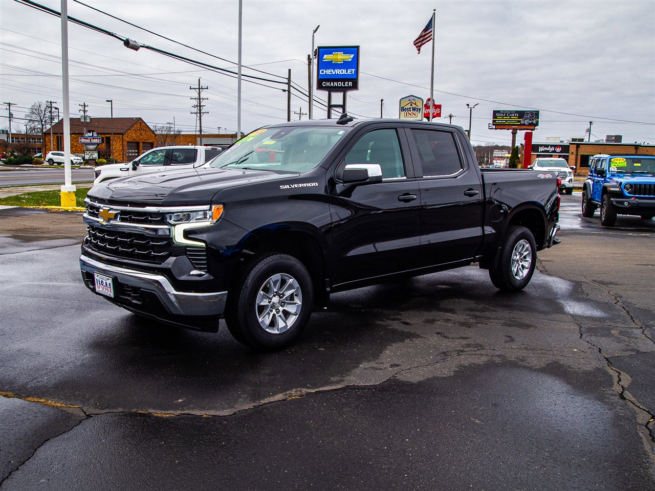 Chevrolet Silverado 1500 4WD Crew Cab 147" LT w/1LT 2023