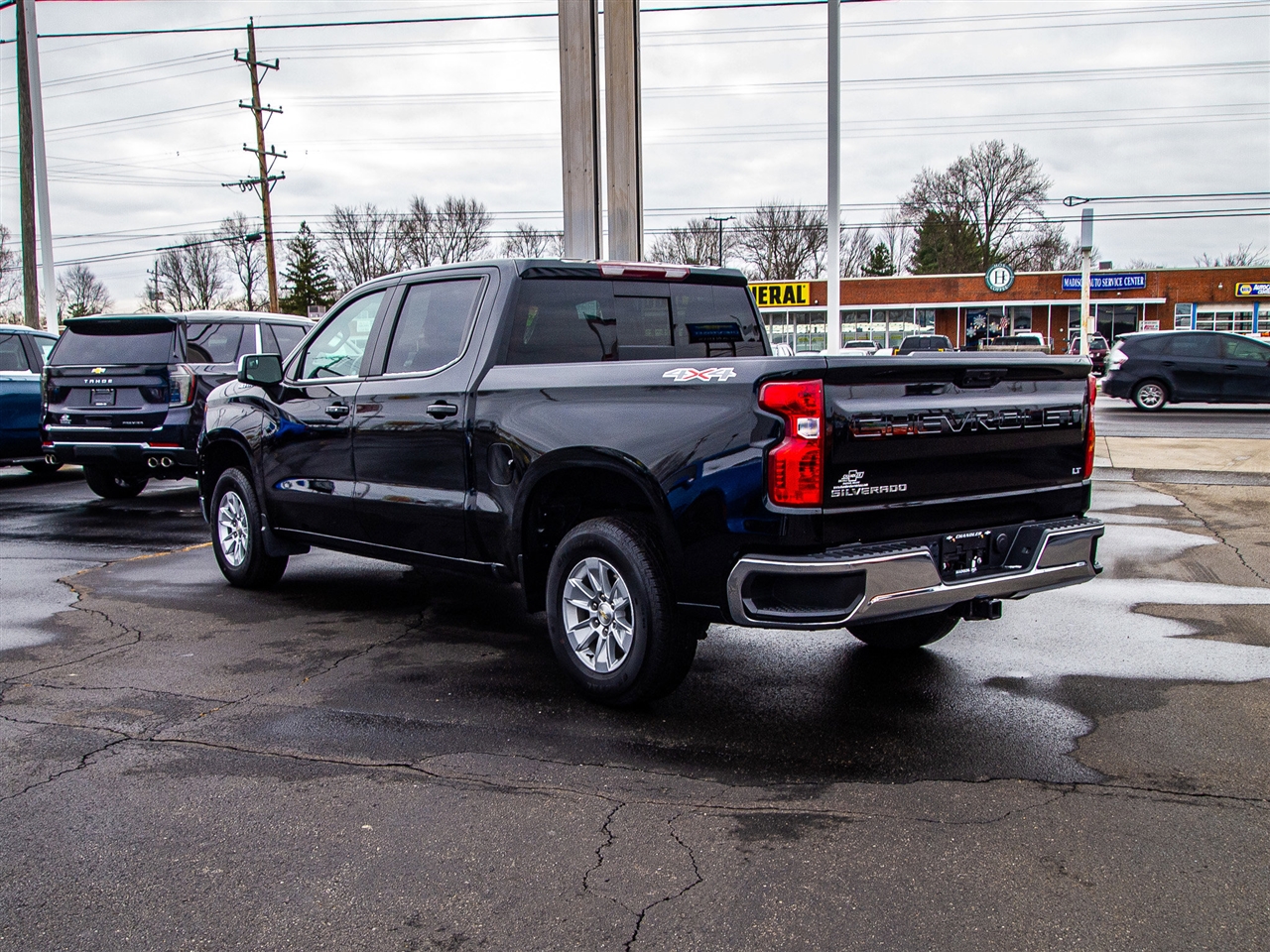 Chevrolet Silverado 1500 4WD Crew Cab 147" LT w/1LT 2023