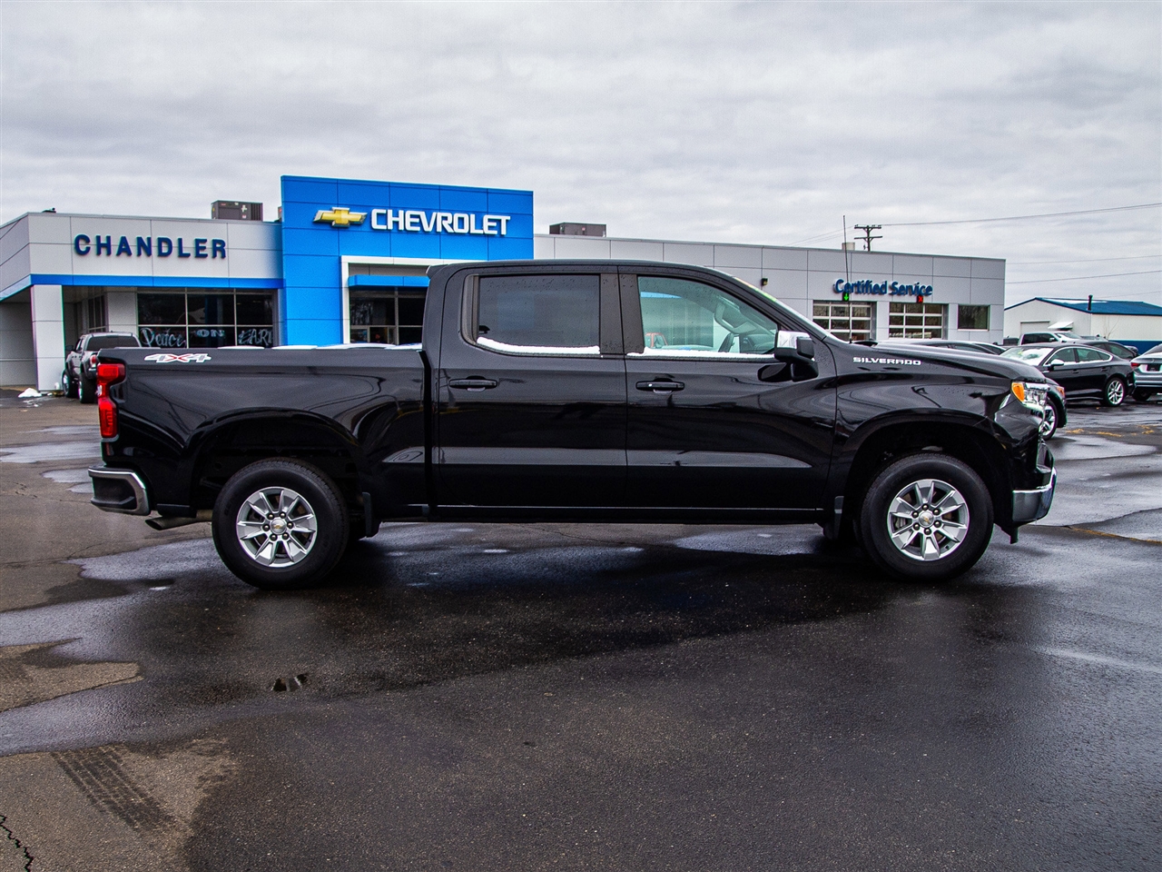 Chevrolet Silverado 1500 4WD Crew Cab 147" LT w/1LT 2023