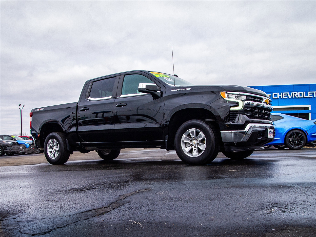 Chevrolet Silverado 1500 4WD Crew Cab 147" LT w/1LT 2023