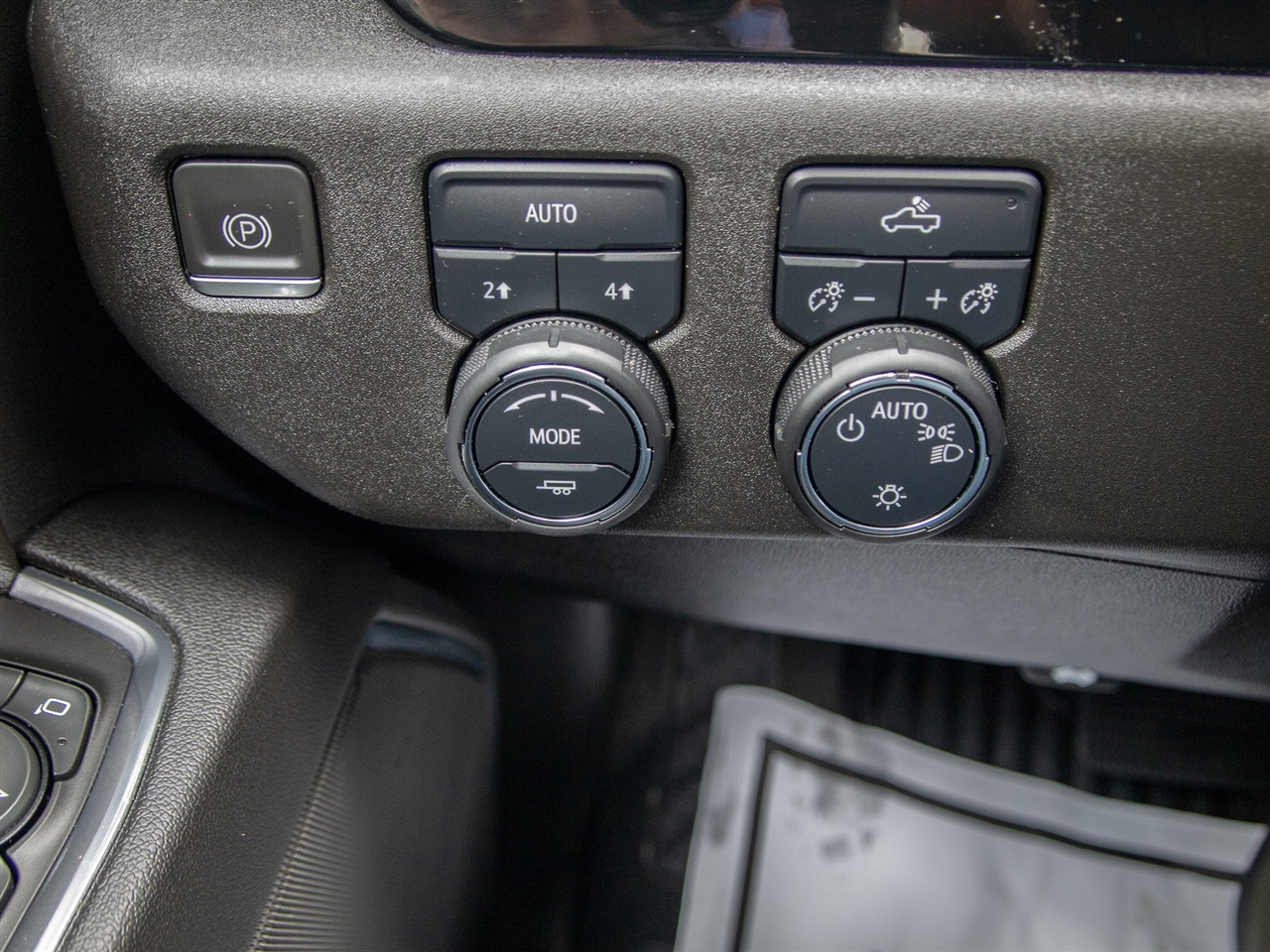 Chevrolet Silverado 1500 4WD Crew Cab 147" LT w/1LT 2023