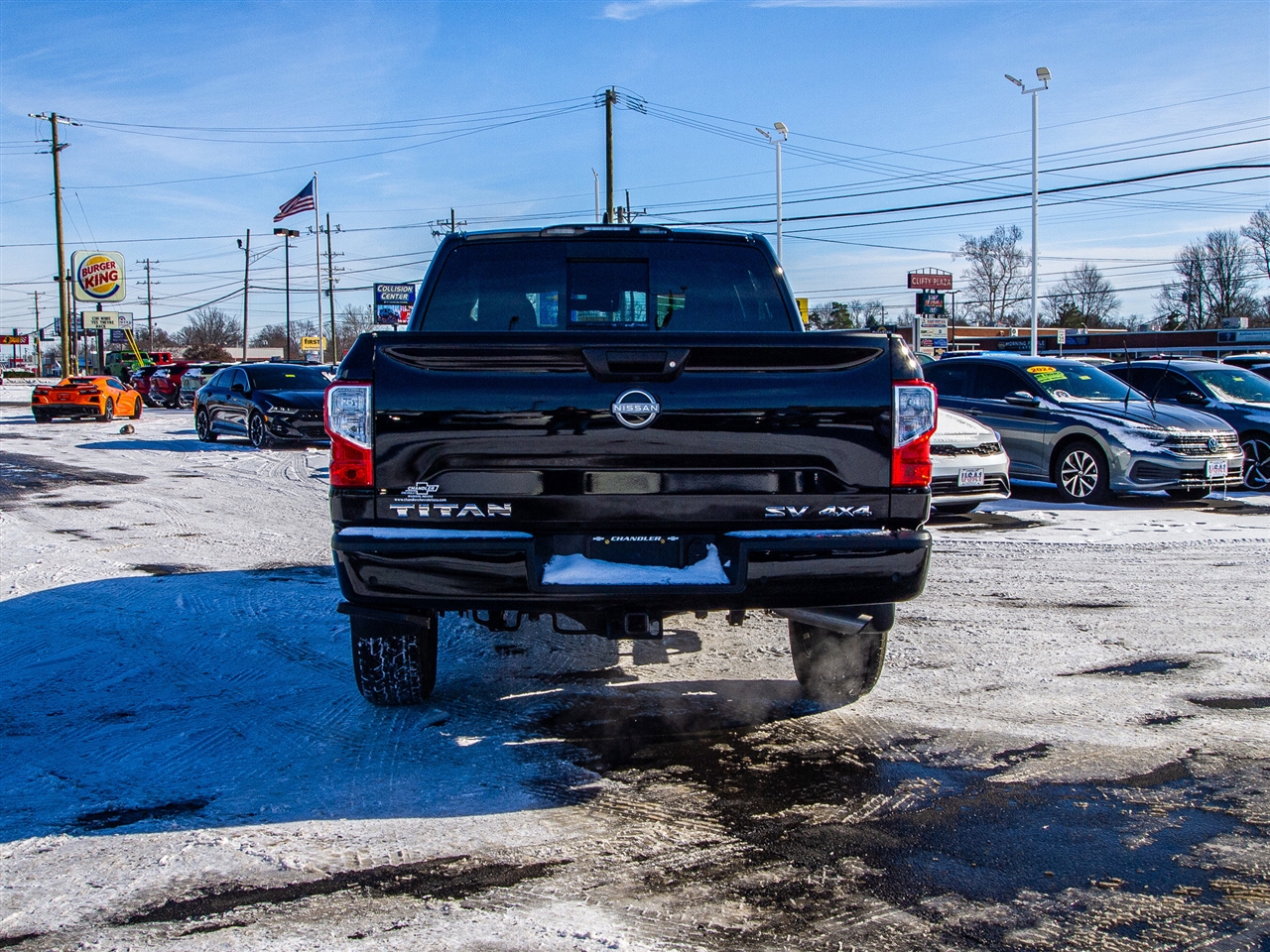 Nissan Titan 4x4 Crew Cab SV 2023