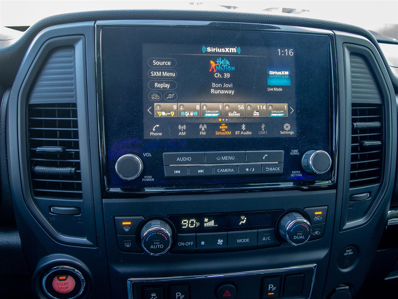 Nissan Titan 4x4 Crew Cab SV 2023