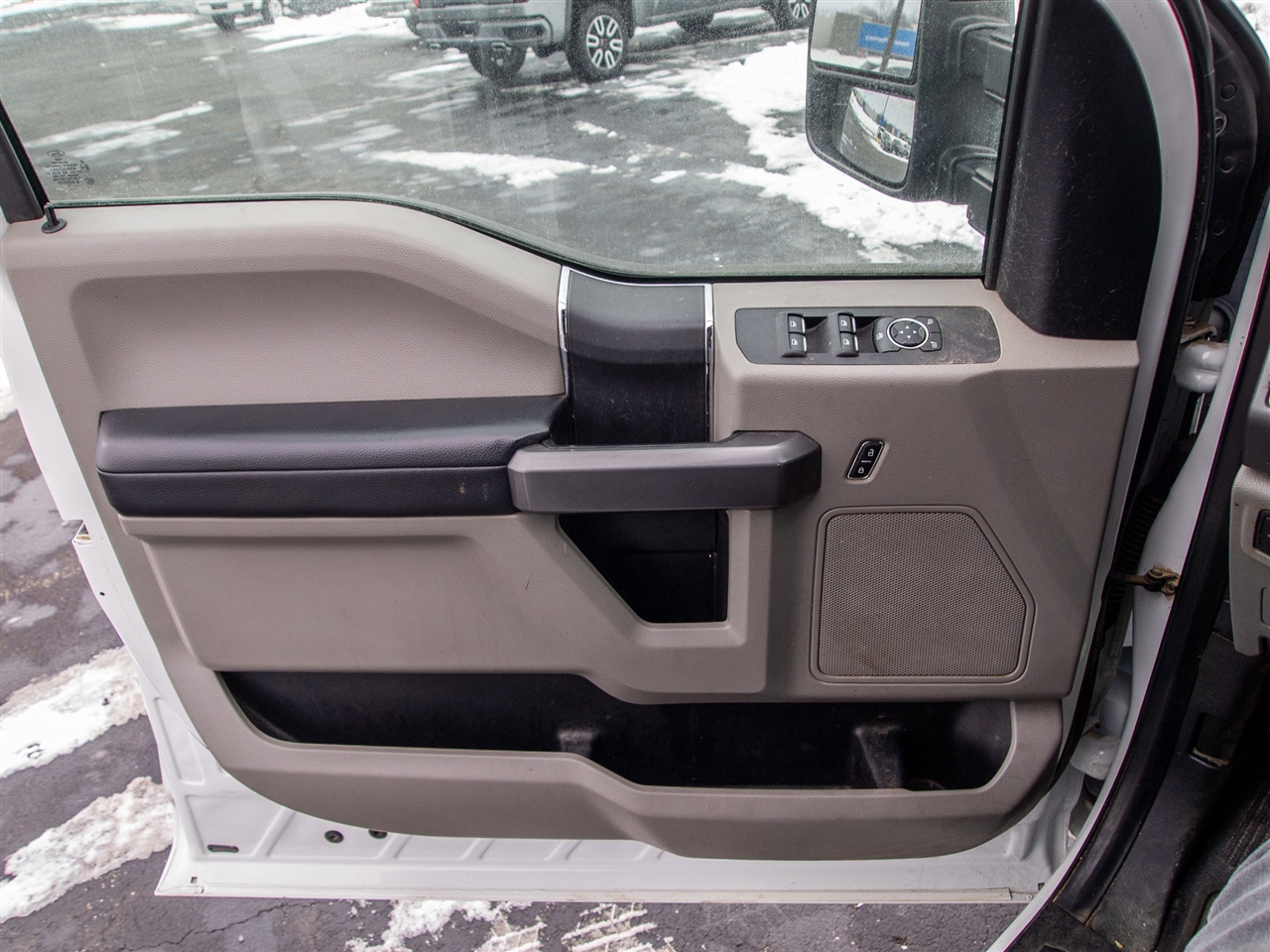 Ford Super Duty F-250 SRW King Ranch 4WD Crew Cab 8' Box 2018