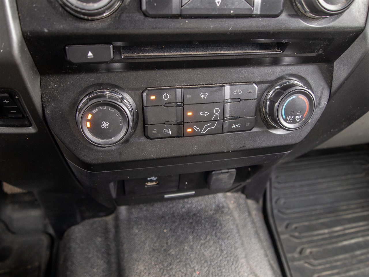 Ford Super Duty F-250 SRW King Ranch 4WD Crew Cab 8' Box 2018